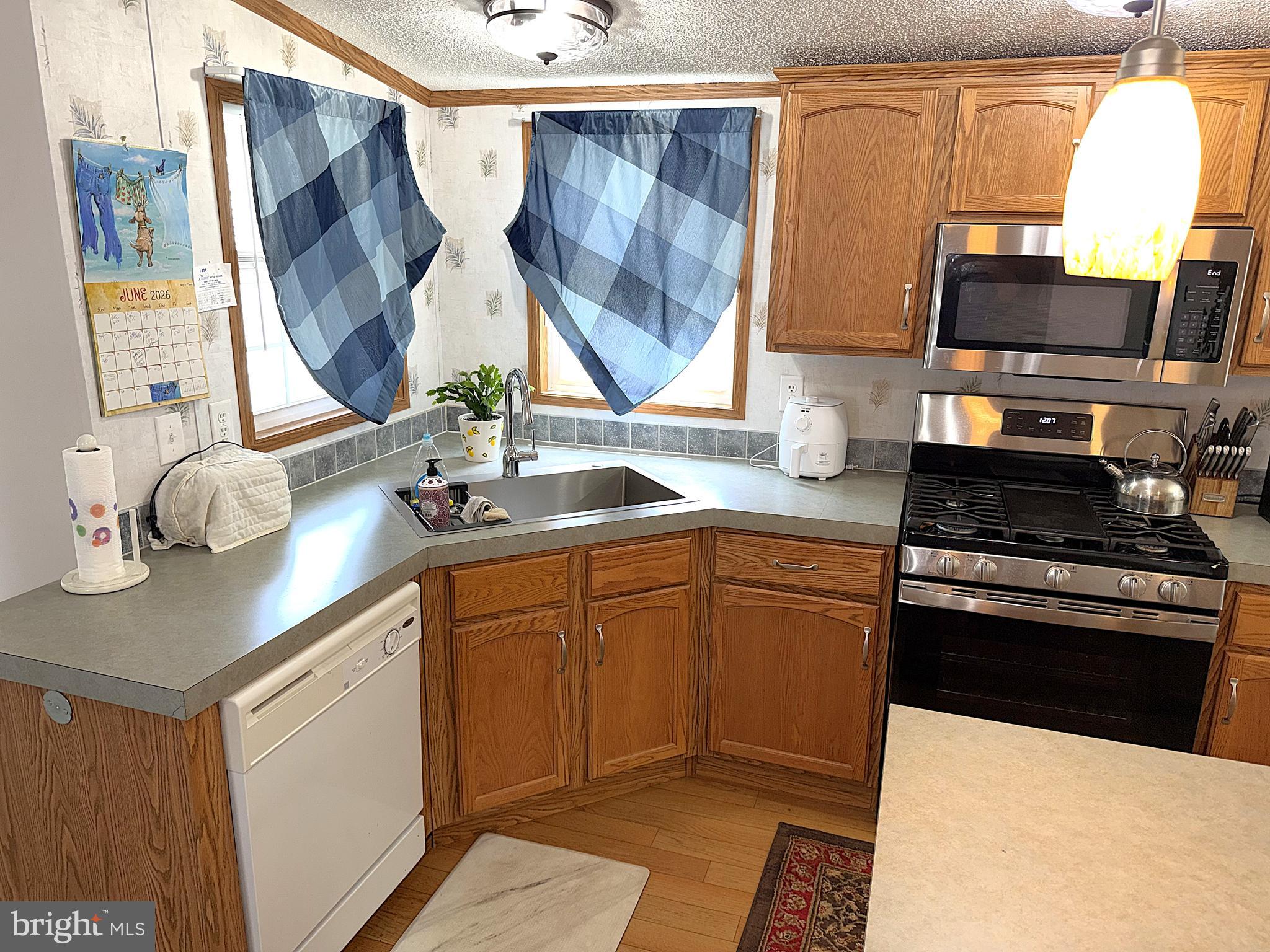 ARUNDEL MOBILE VILLAGE - Residential