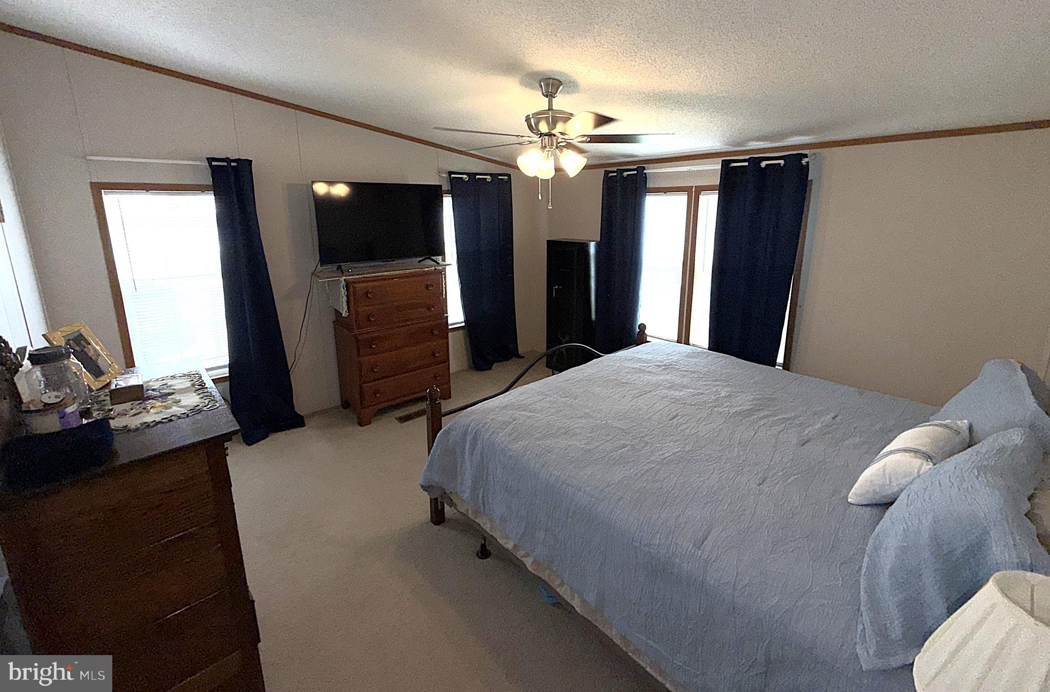 ARUNDEL MOBILE VILLAGE - Residential