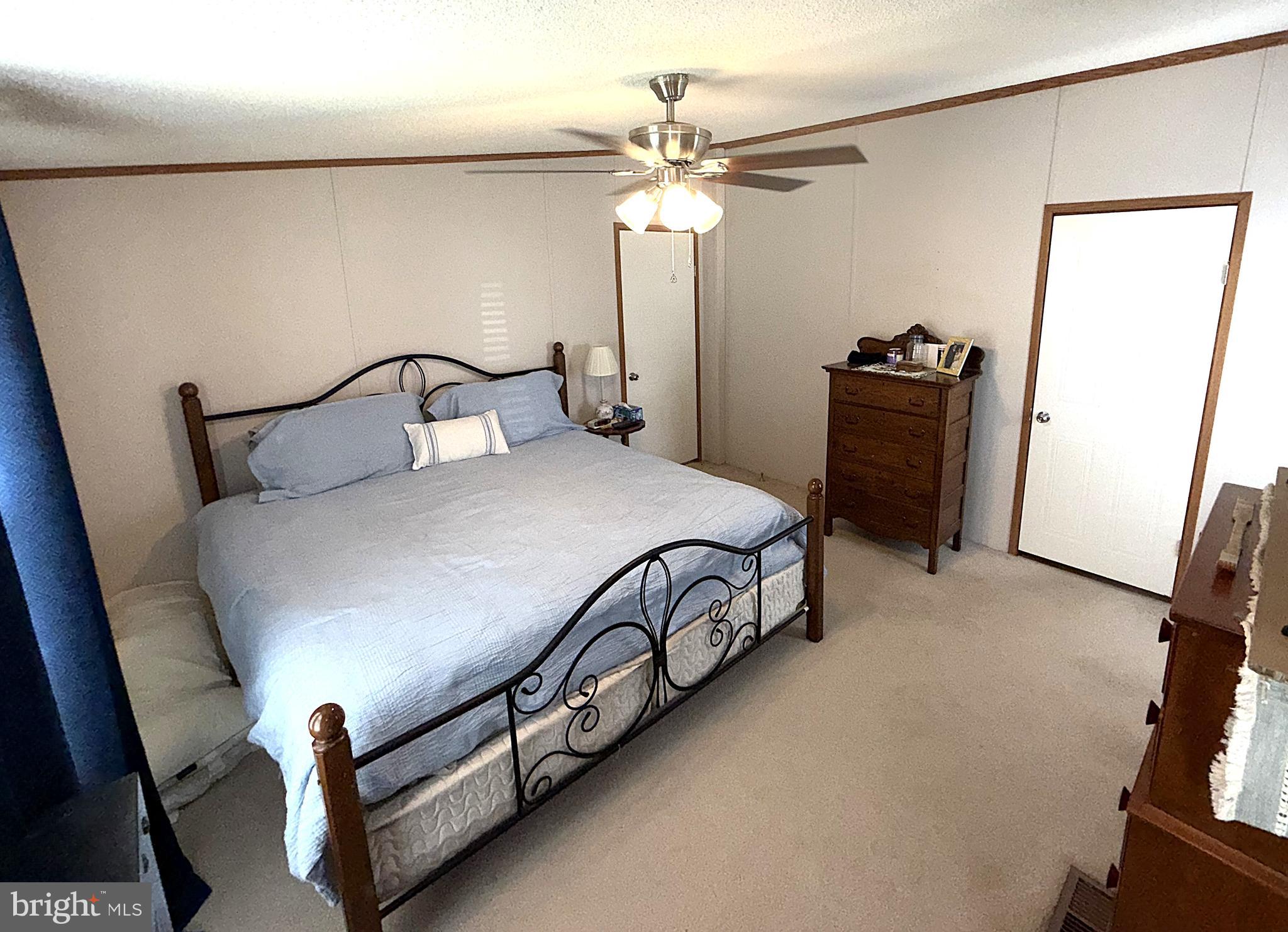 ARUNDEL MOBILE VILLAGE - Residential