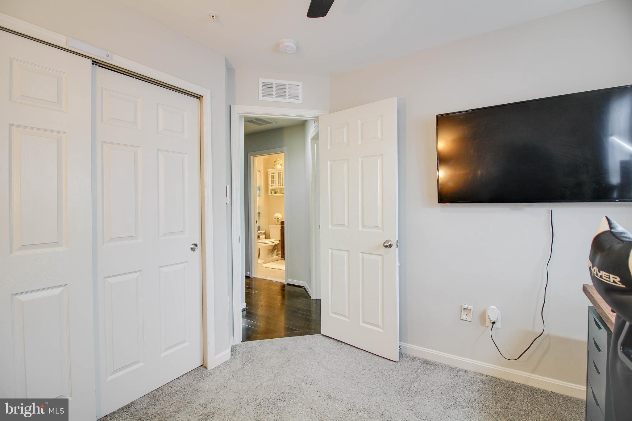 ELKRIDGE CROSSING - Residential