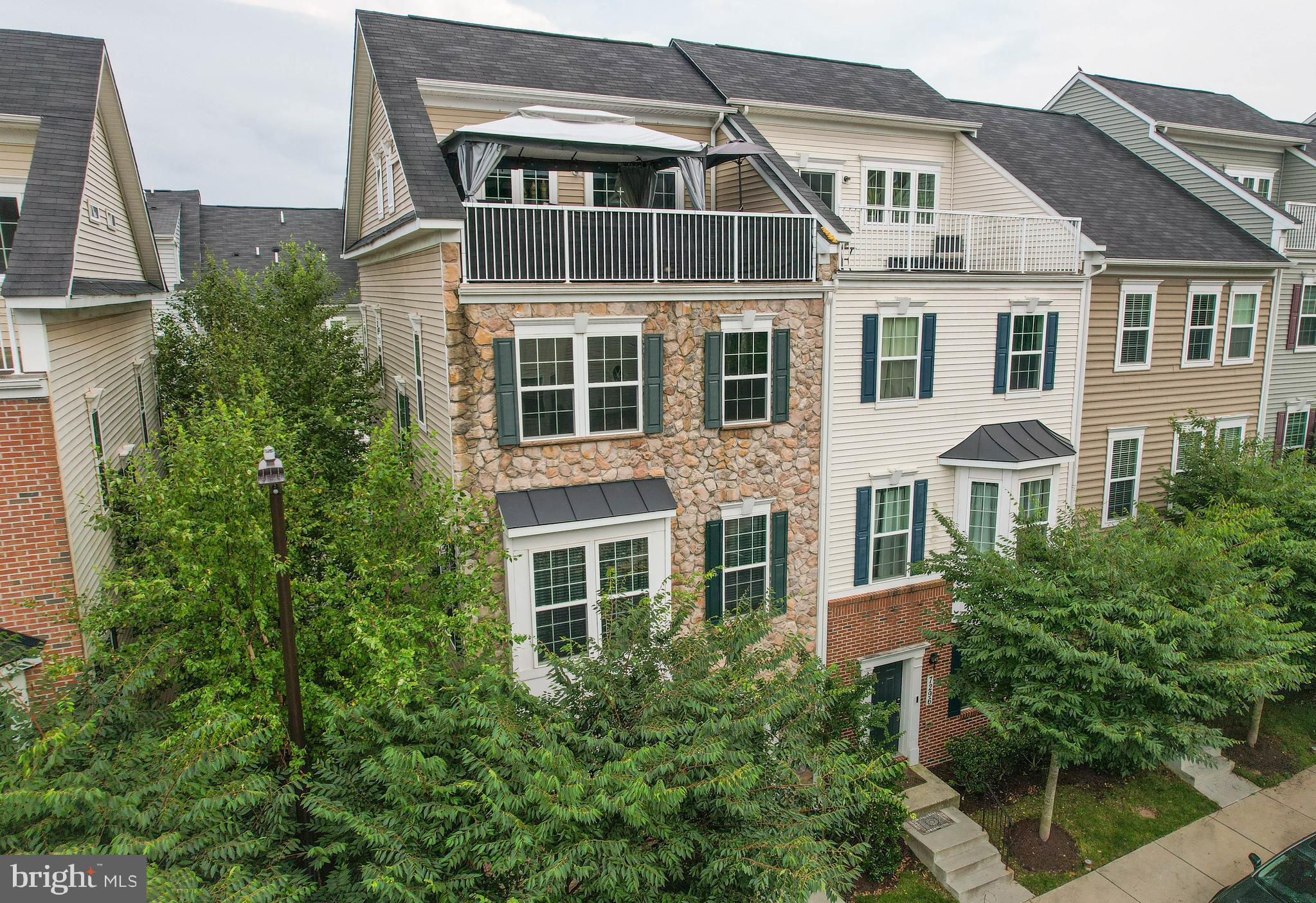 ELKRIDGE CROSSING - Residential