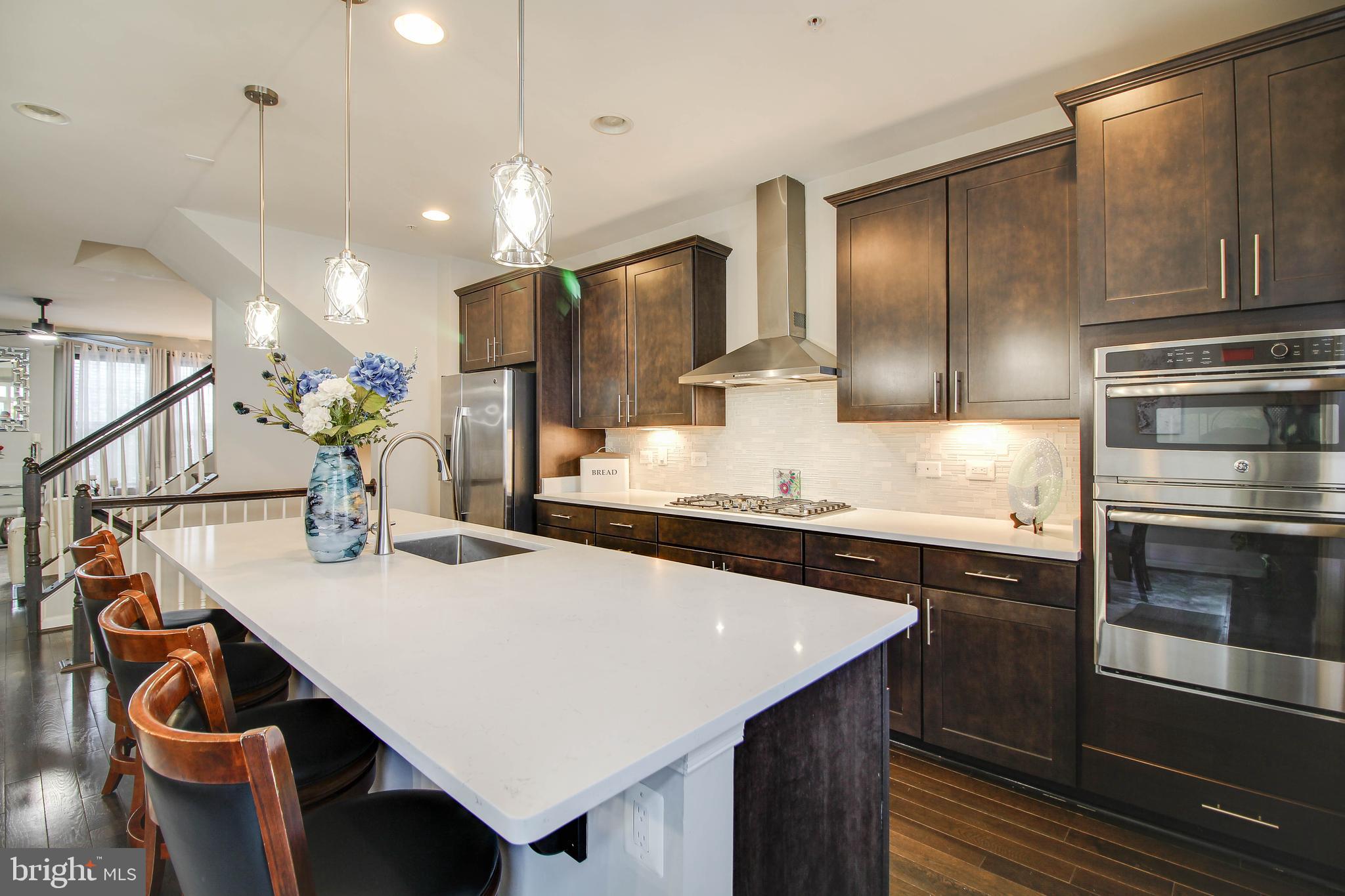 ELKRIDGE CROSSING - Residential