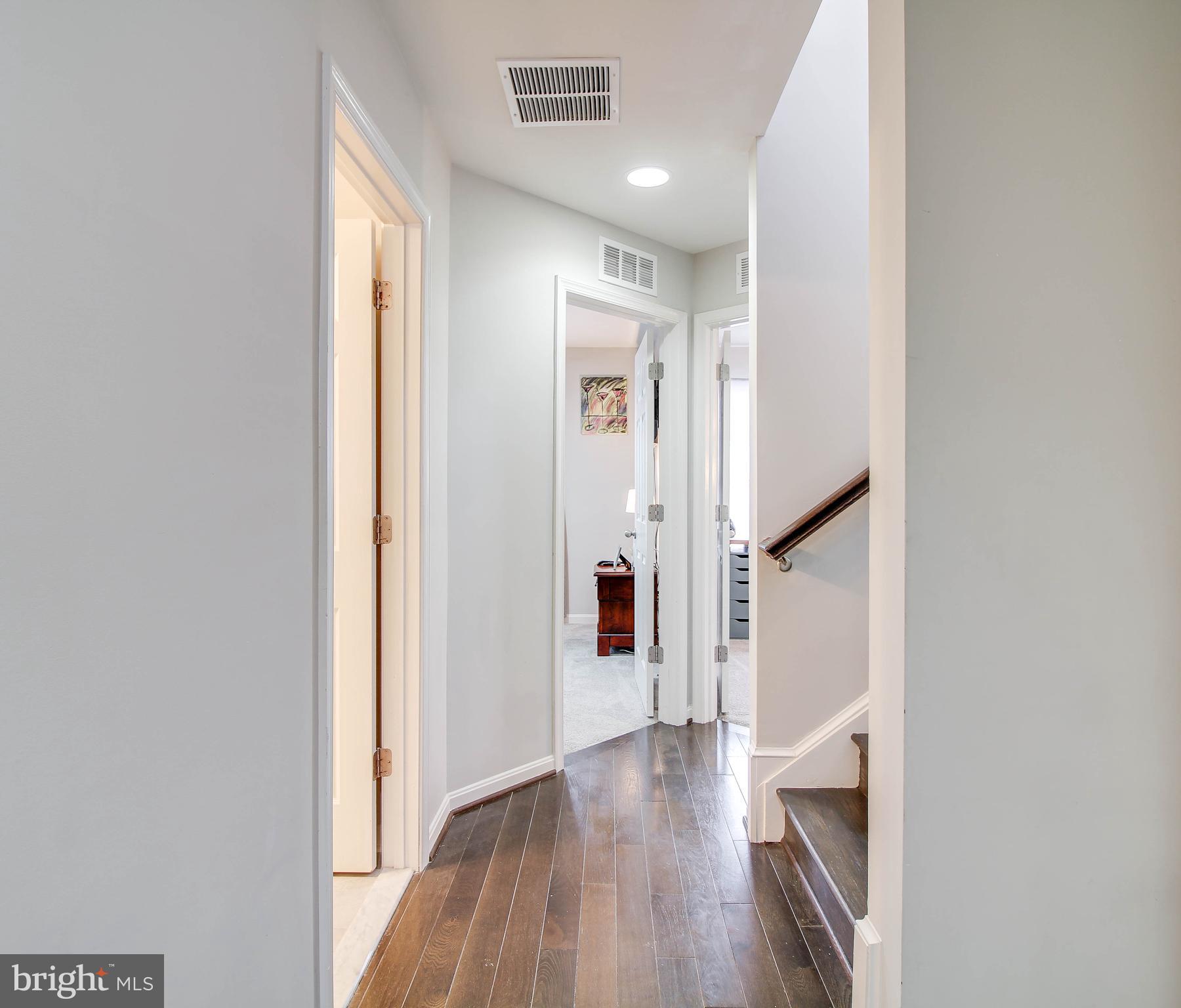 ELKRIDGE CROSSING - Residential