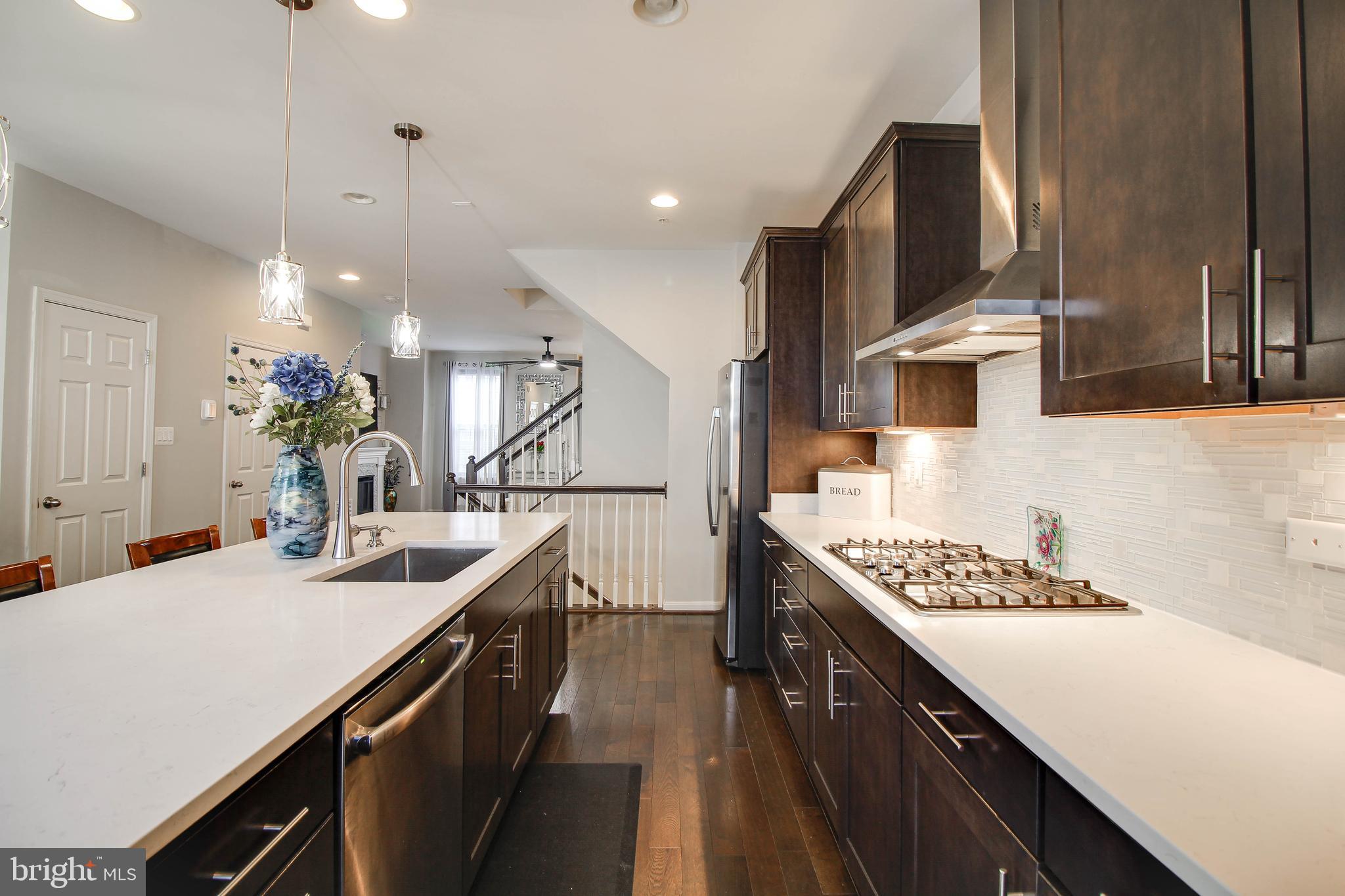 ELKRIDGE CROSSING - Residential