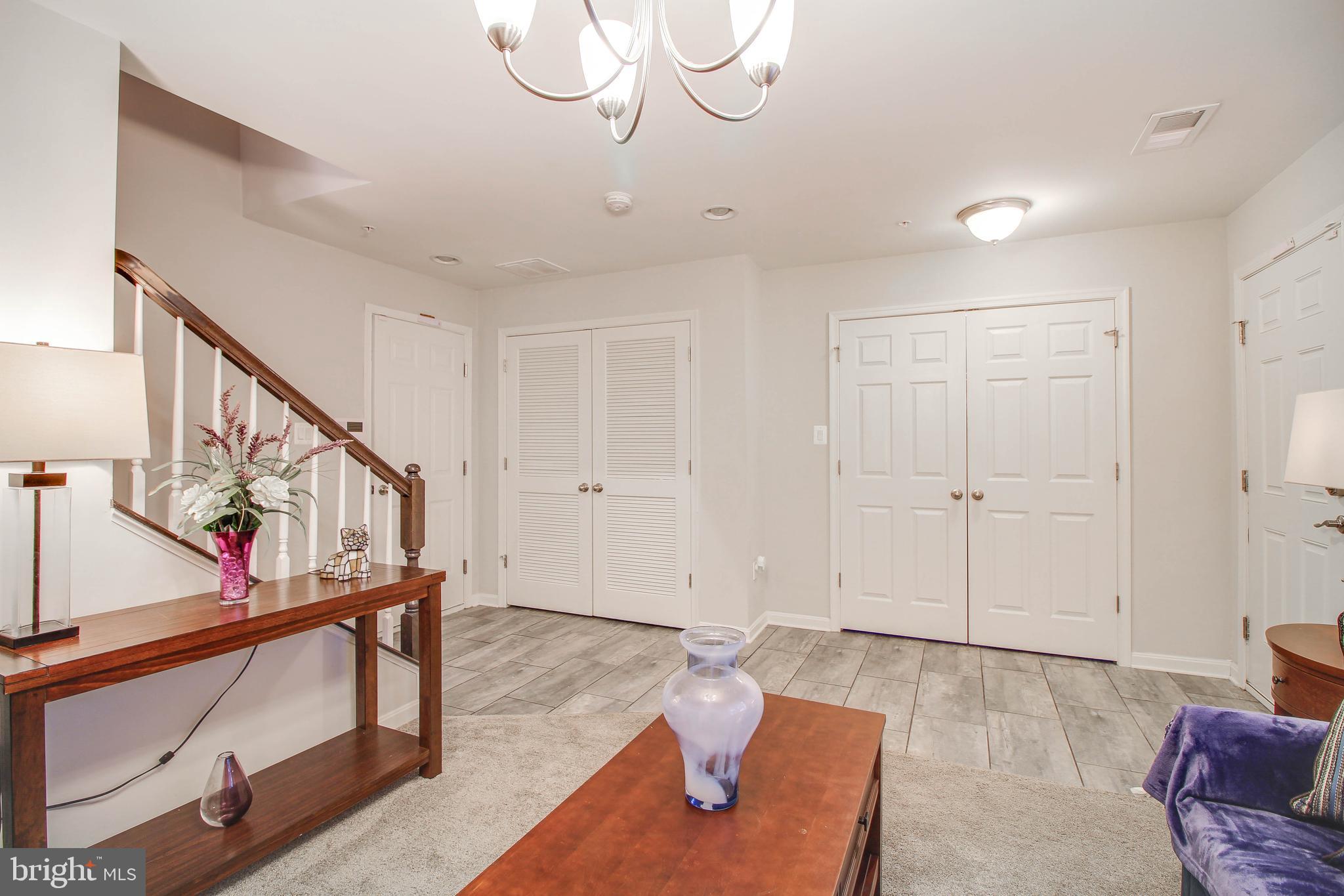 ELKRIDGE CROSSING - Residential
