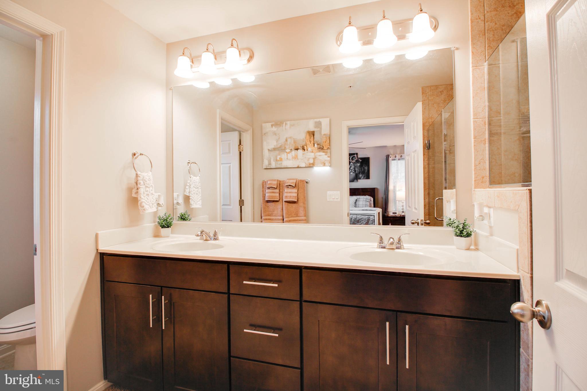 ELKRIDGE CROSSING - Residential