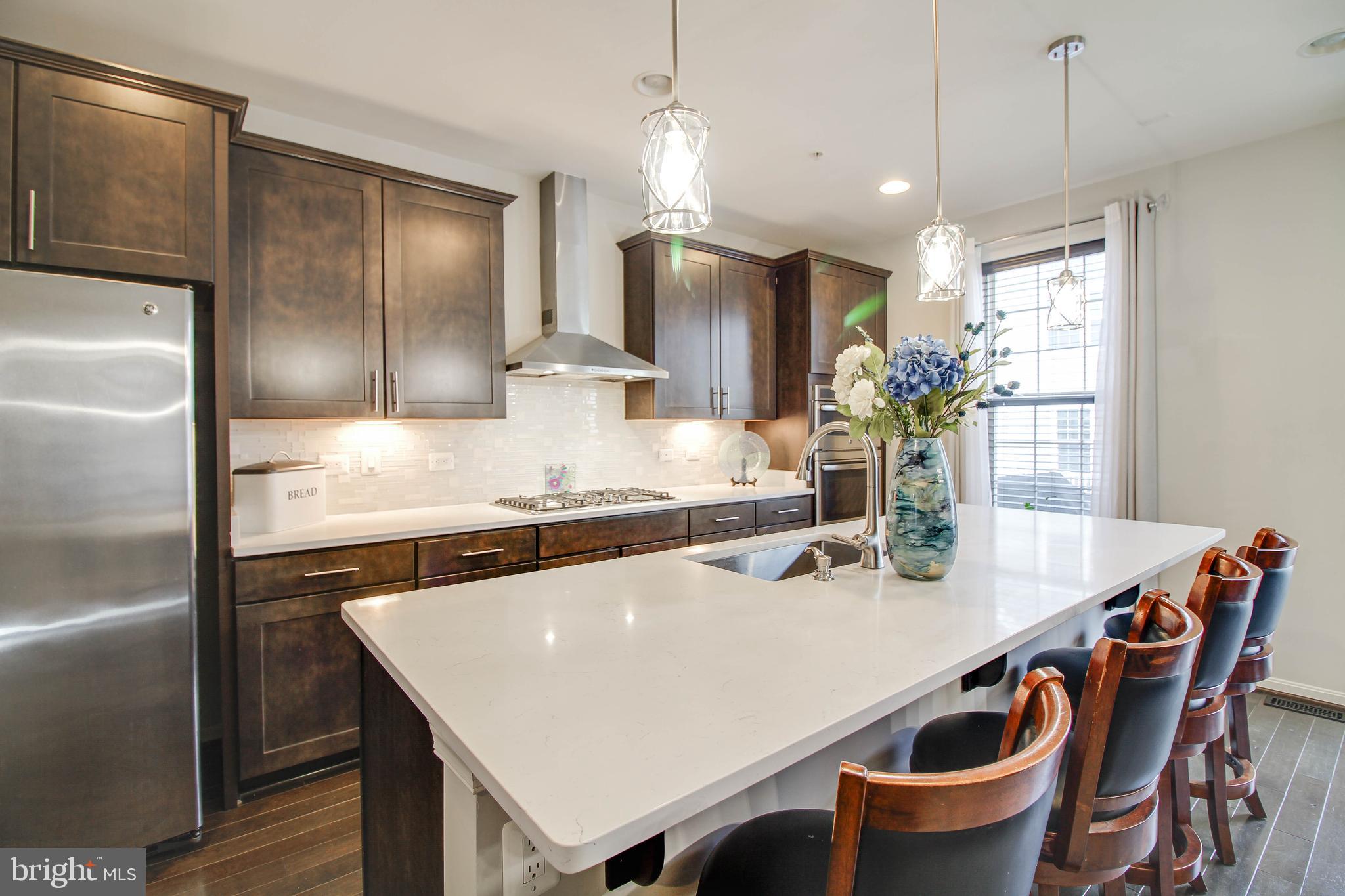 ELKRIDGE CROSSING - Residential