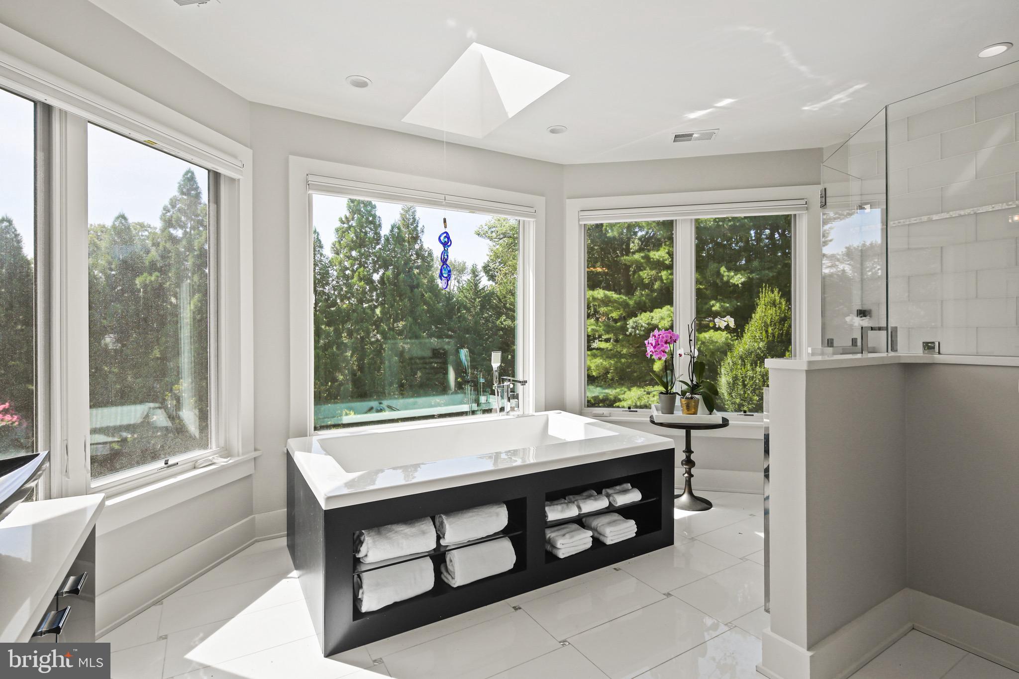 KENTSDALE ESTATES - Residential