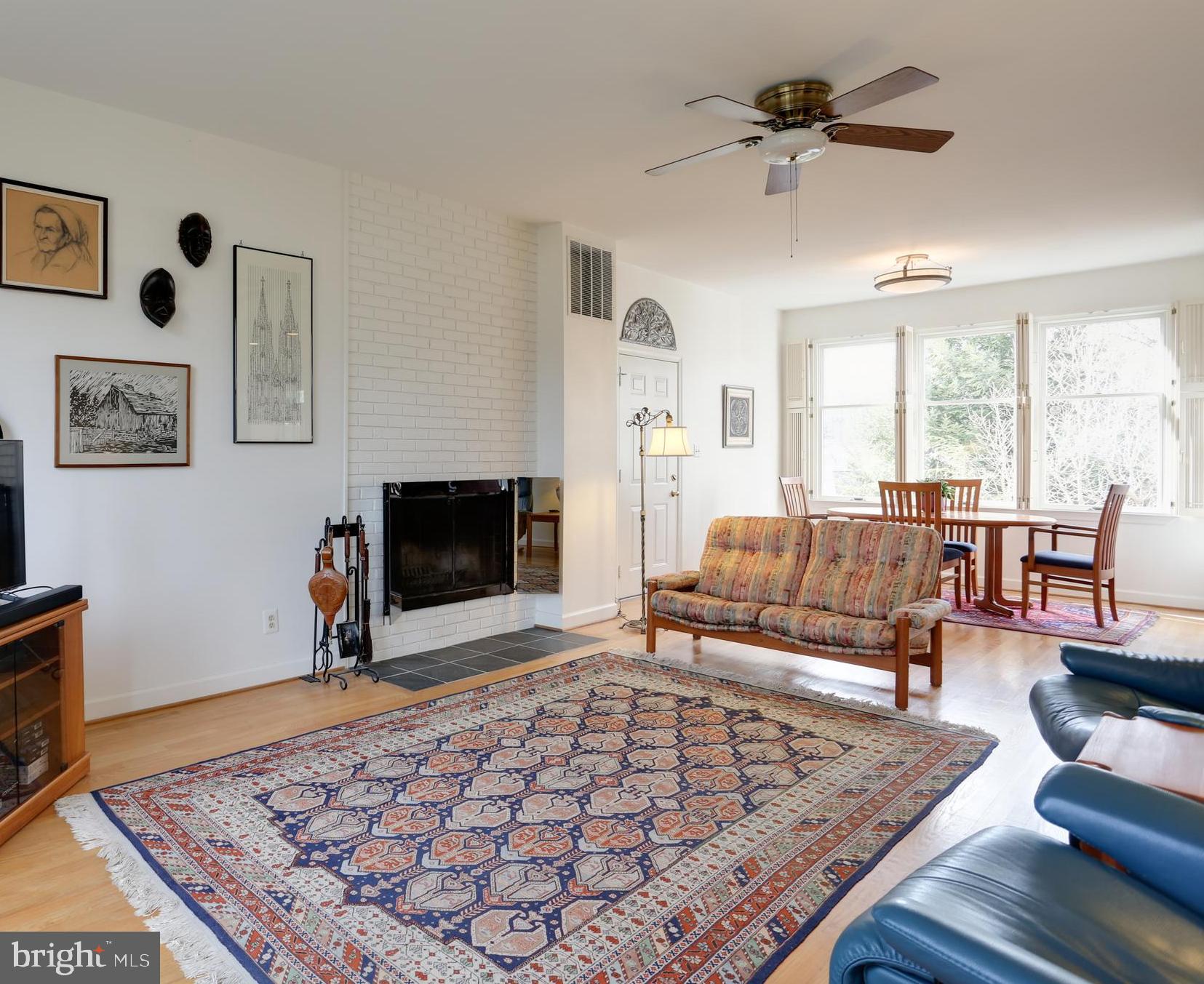 COUNTRY CLUB HILLS - Residential