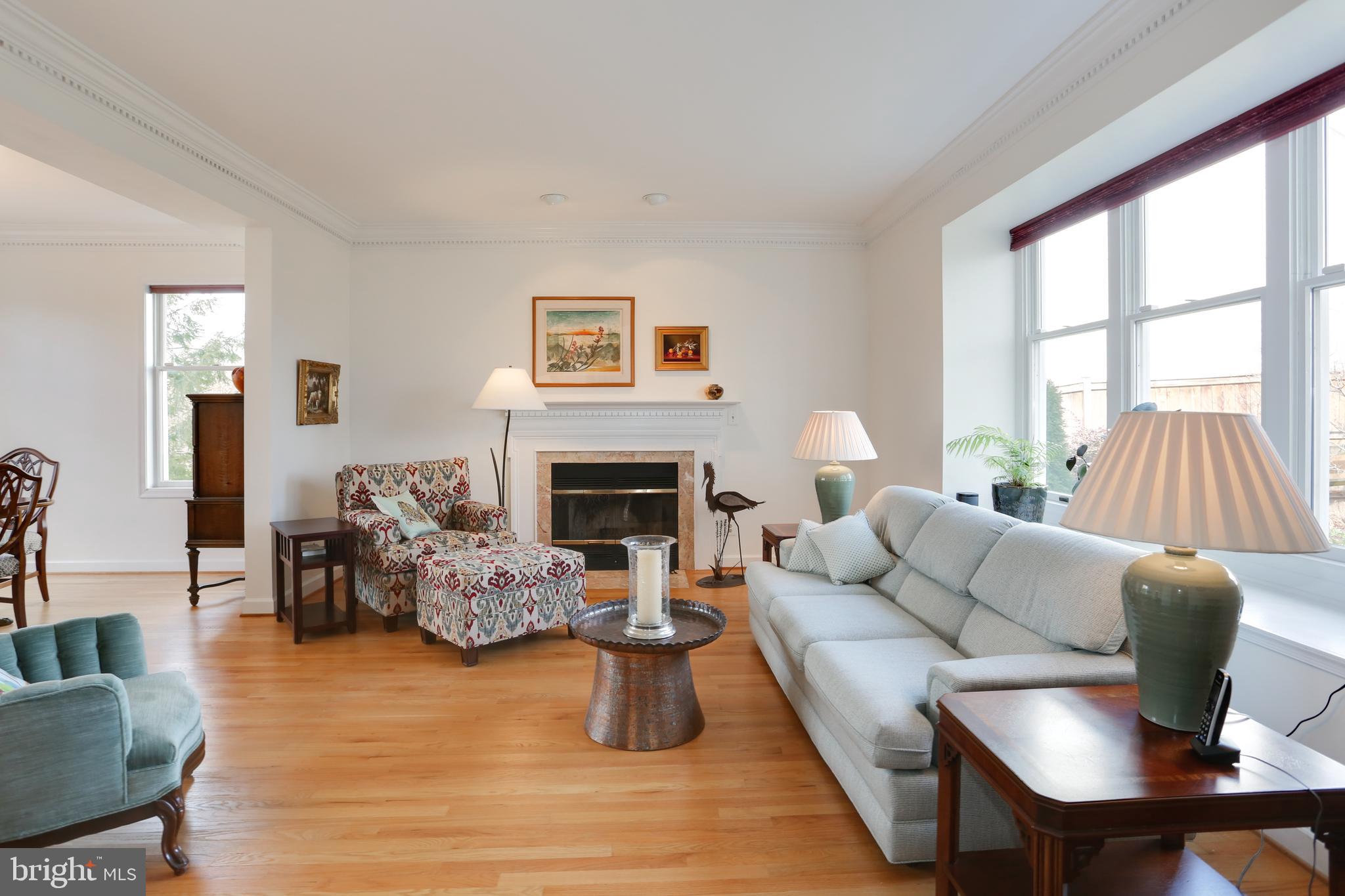 COUNTRY CLUB HILLS - Residential