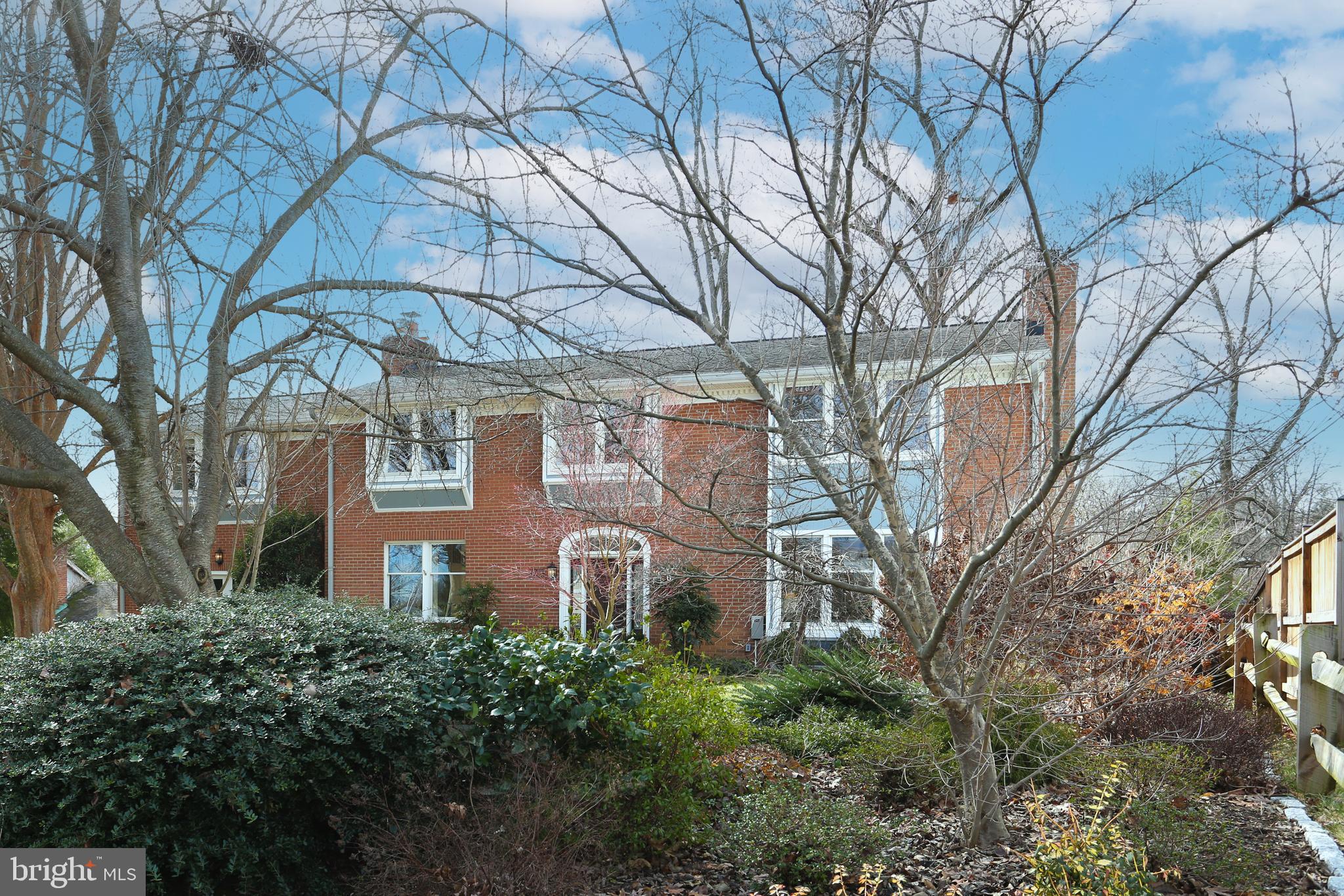 COUNTRY CLUB HILLS - Residential