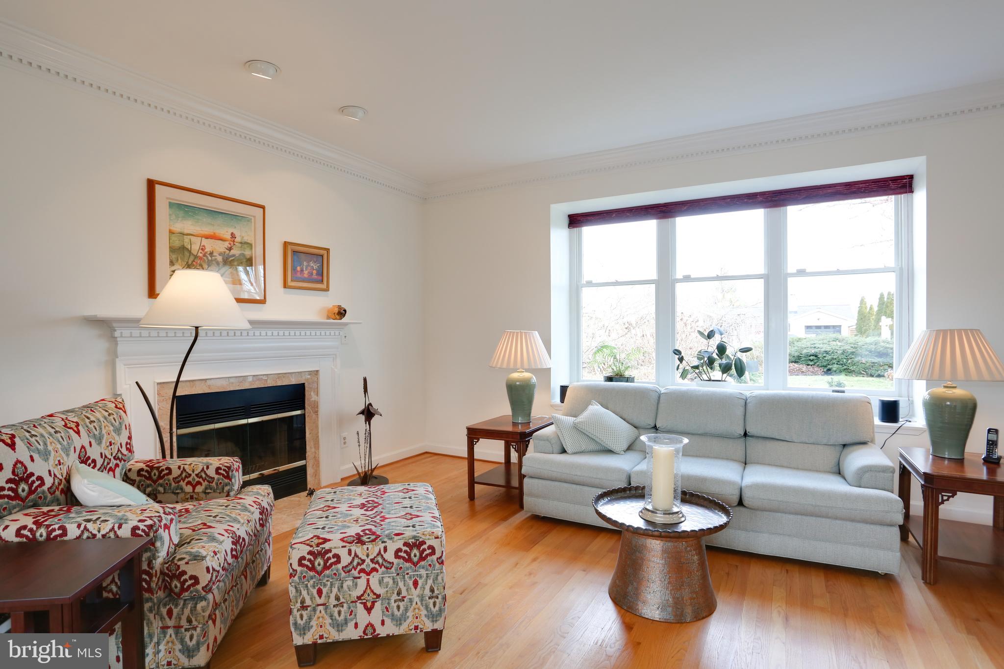 COUNTRY CLUB HILLS - Residential