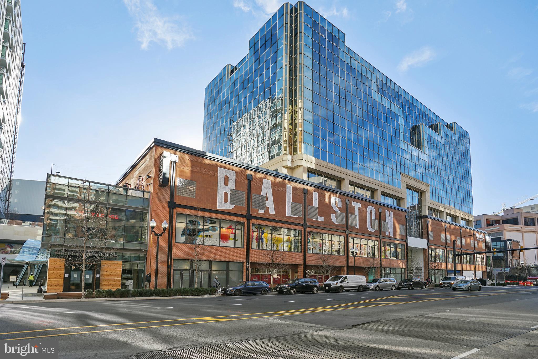 CIRCLE CONDOMINIUMS - Residential