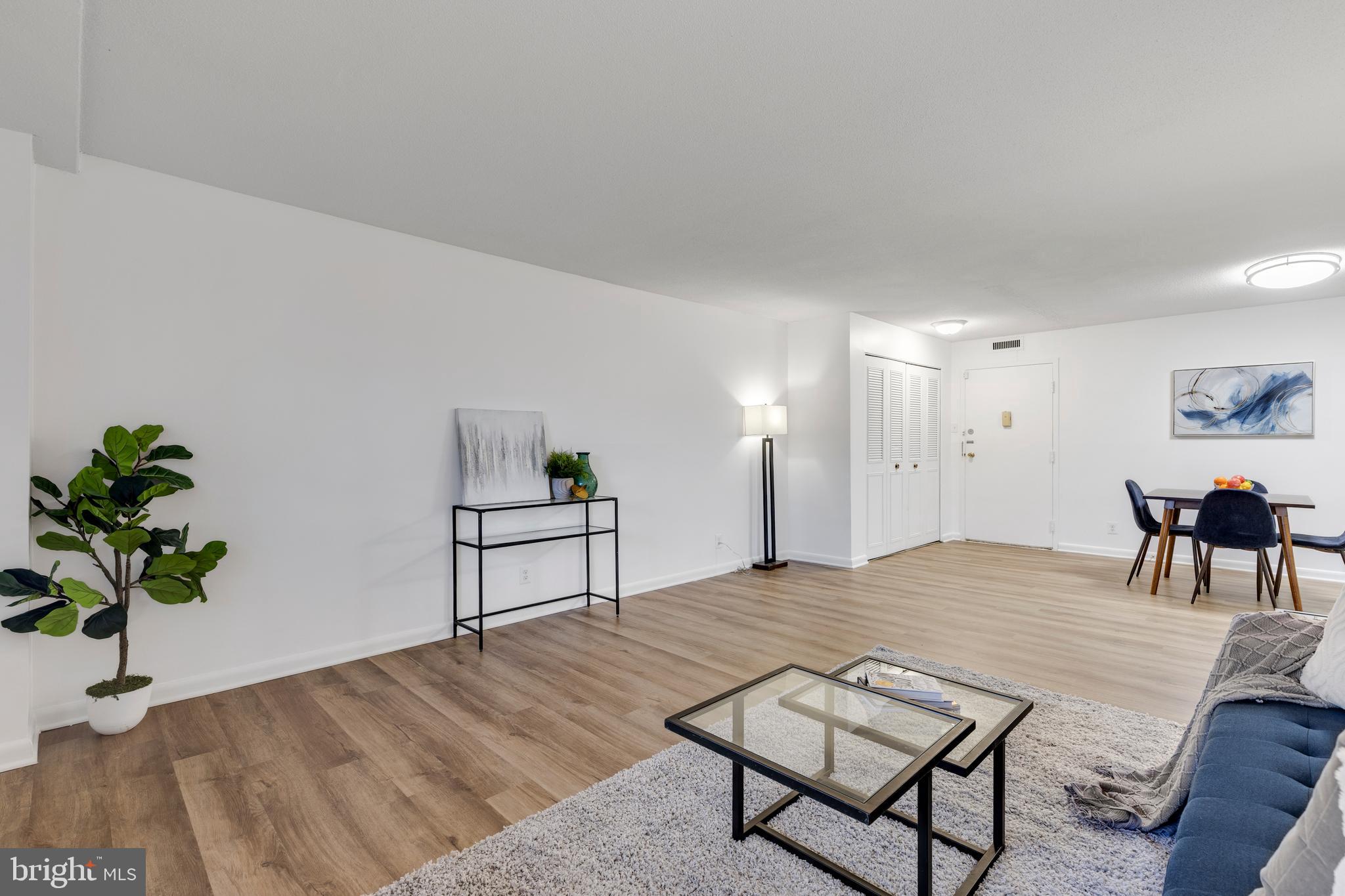 CIRCLE CONDOMINIUMS - Residential