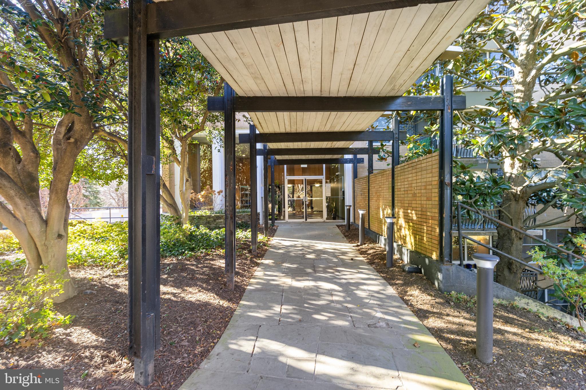 CIRCLE CONDOMINIUMS - Residential