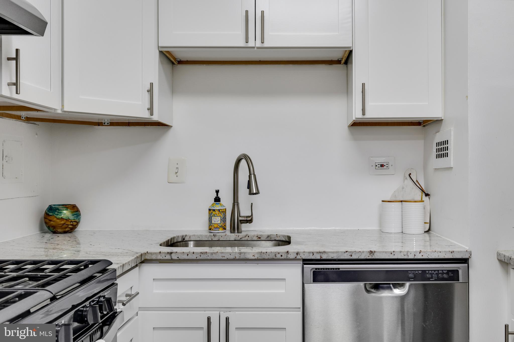 CIRCLE CONDOMINIUMS - Residential