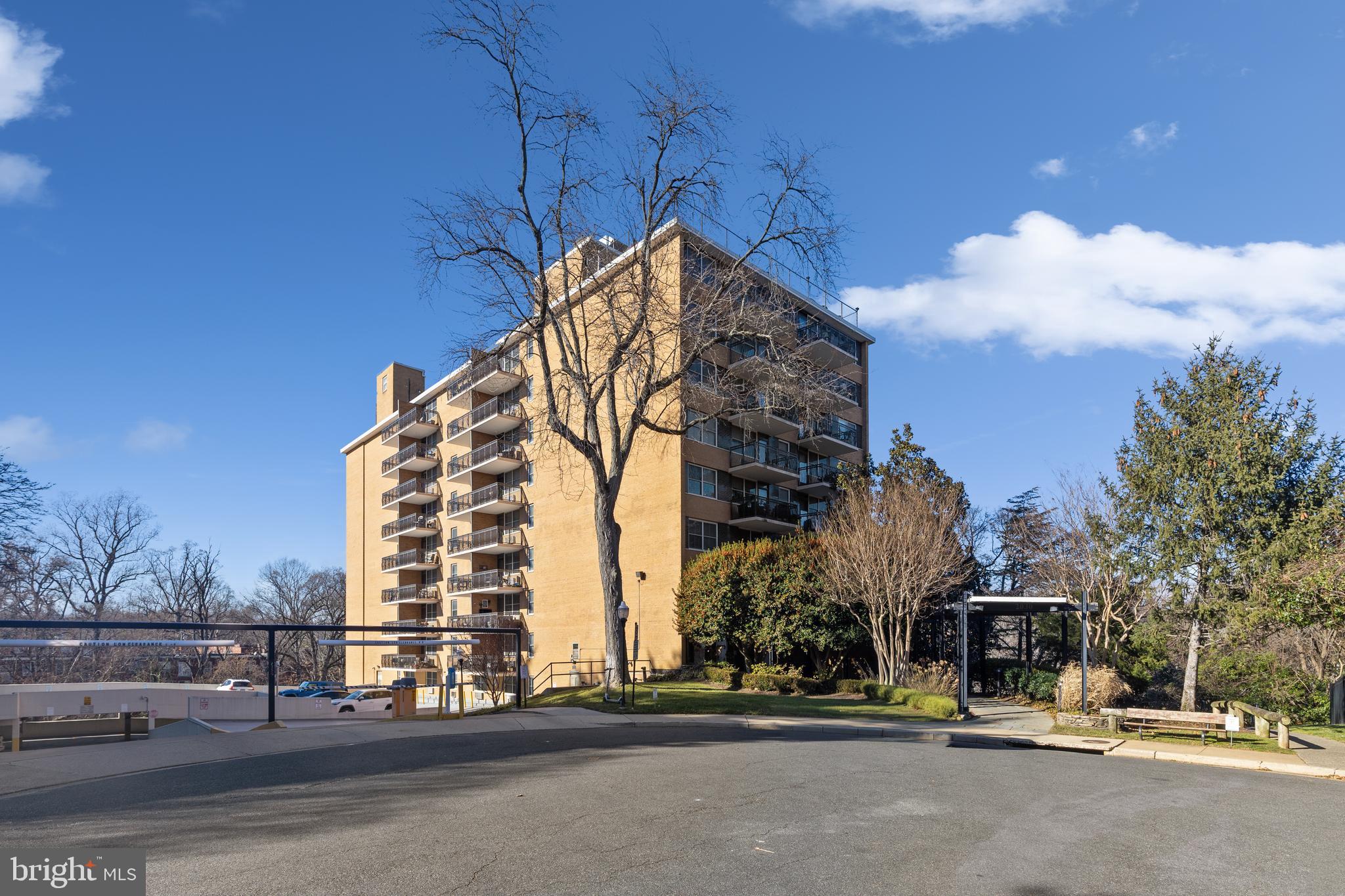 CIRCLE CONDOMINIUMS - Residential