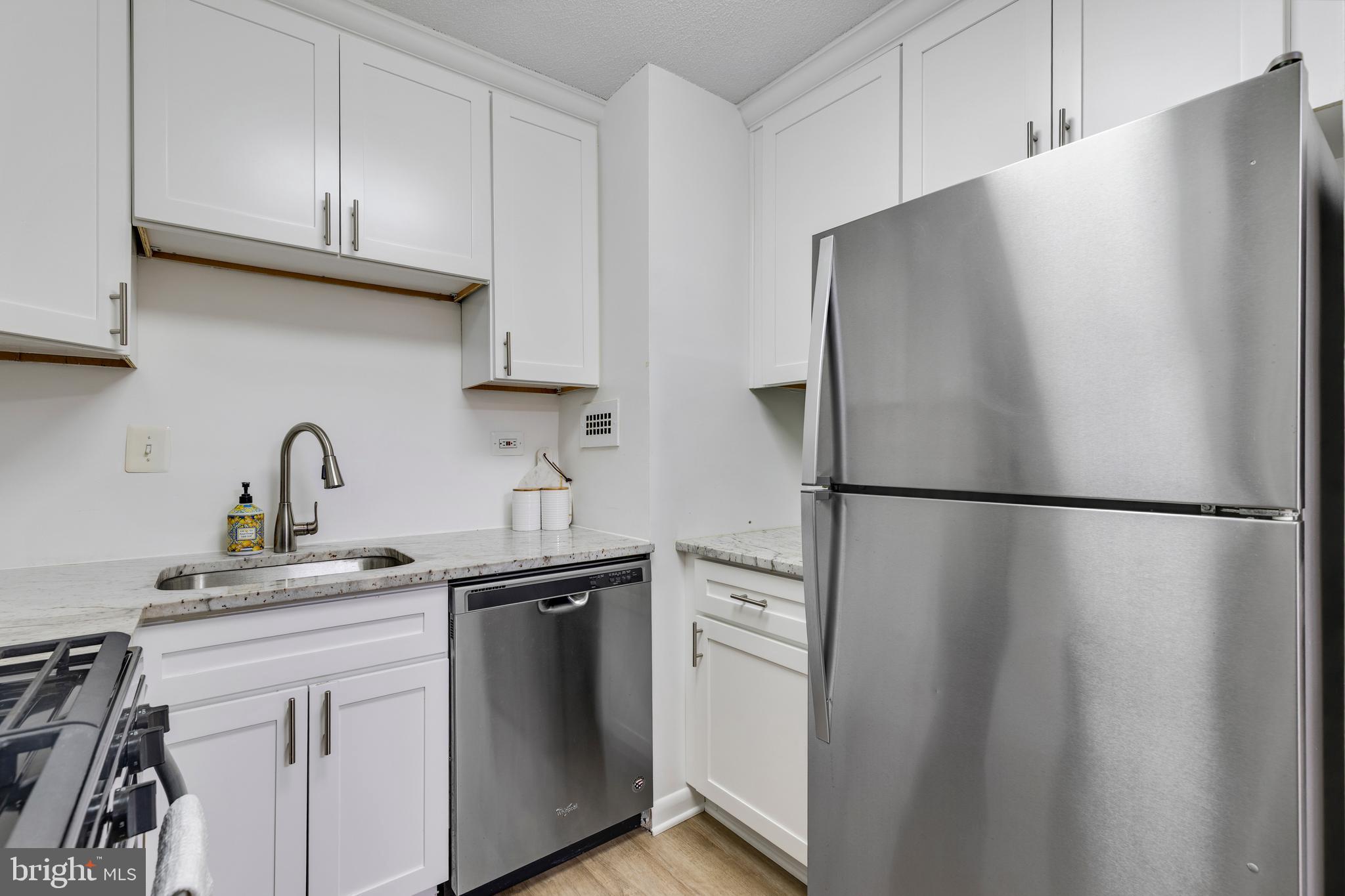 CIRCLE CONDOMINIUMS - Residential