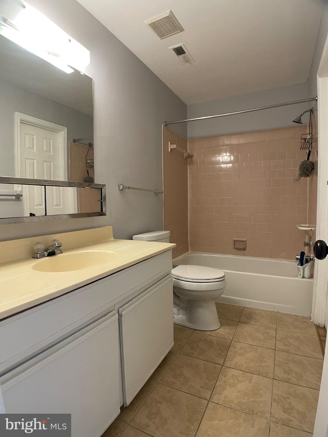 PARKWAY CONDOMINIUMS - Residential