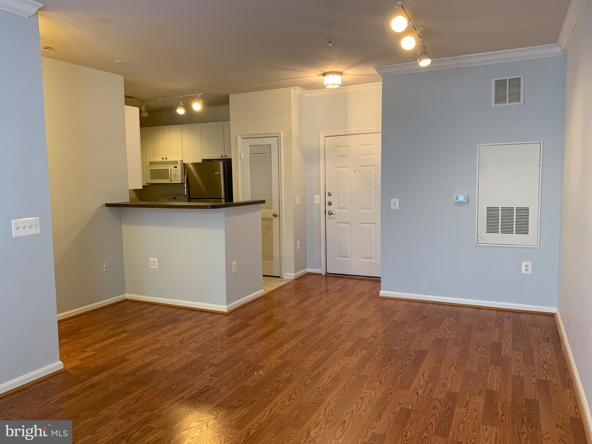 MARQUIS AT VIENNA STATION - Residential