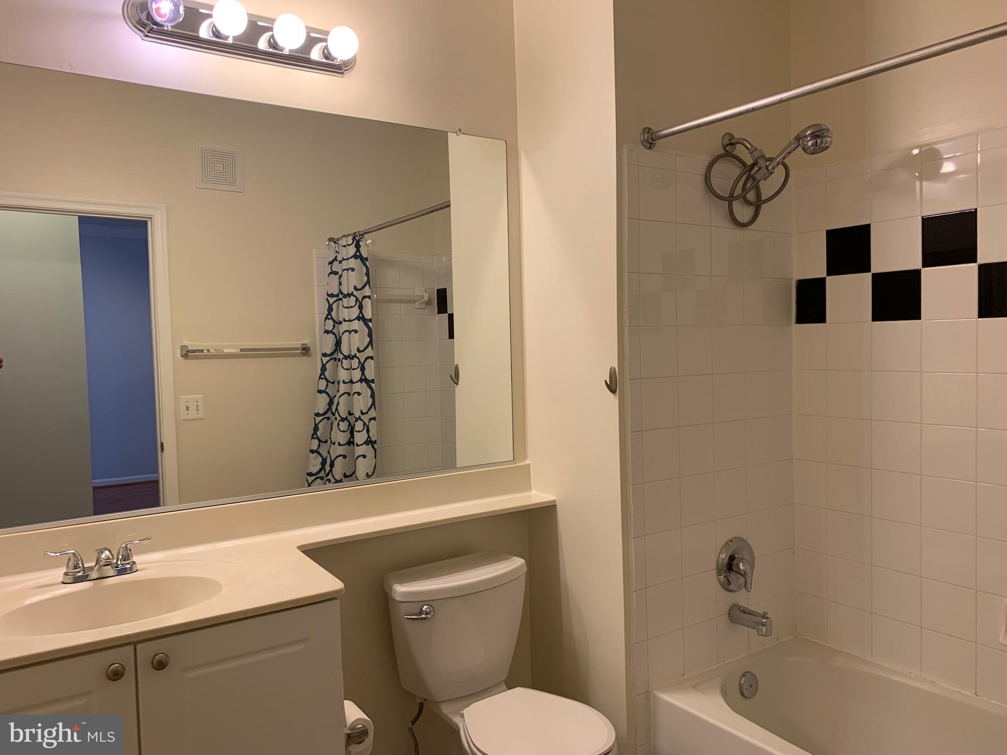 MARQUIS AT VIENNA STATION - Residential
