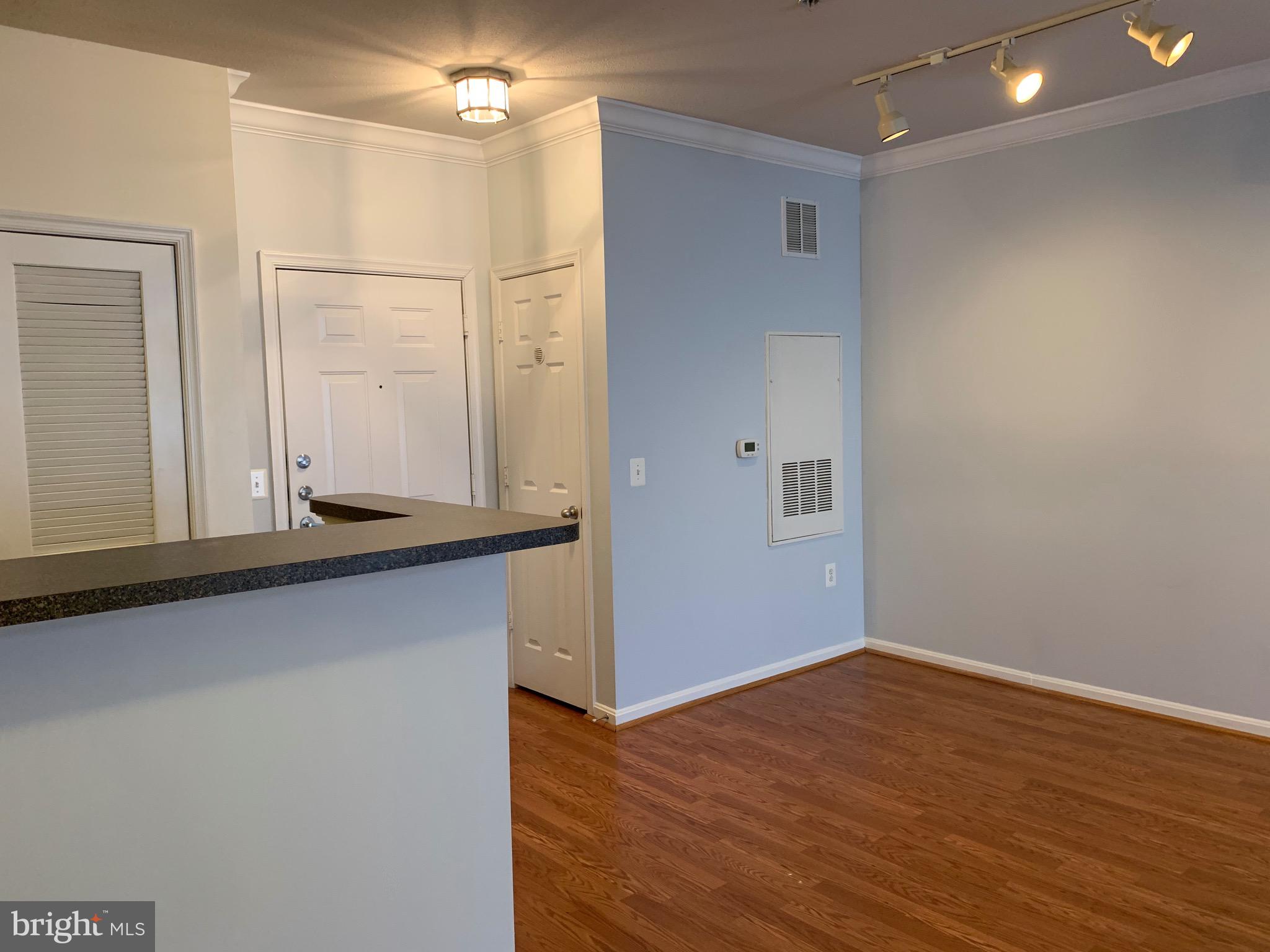 MARQUIS AT VIENNA STATION - Residential