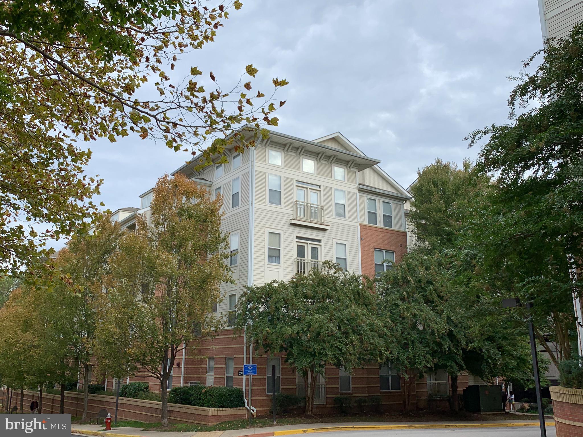 MARQUIS AT VIENNA STATION - Residential