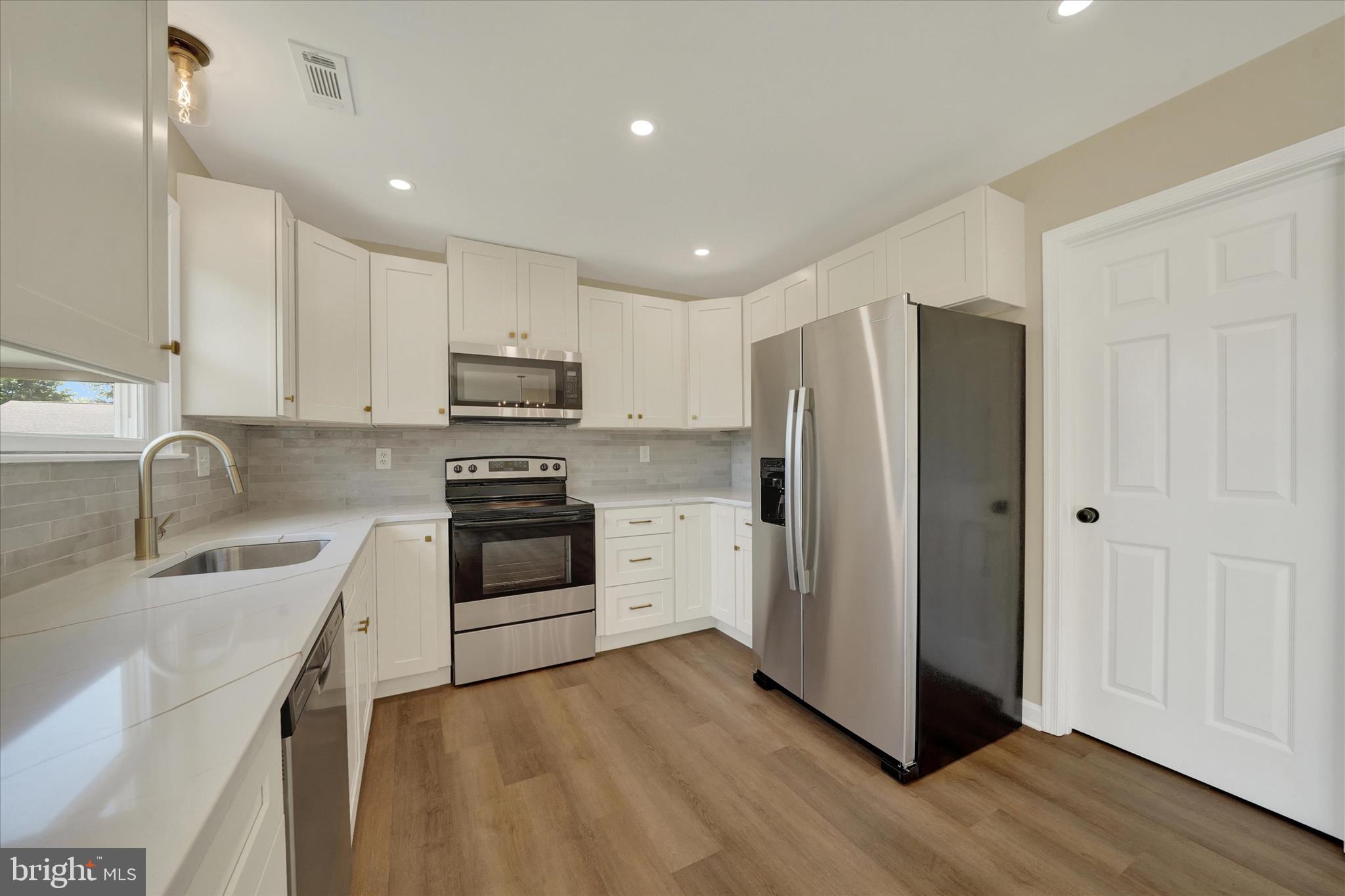 KNIGHTS LANDING - Residential