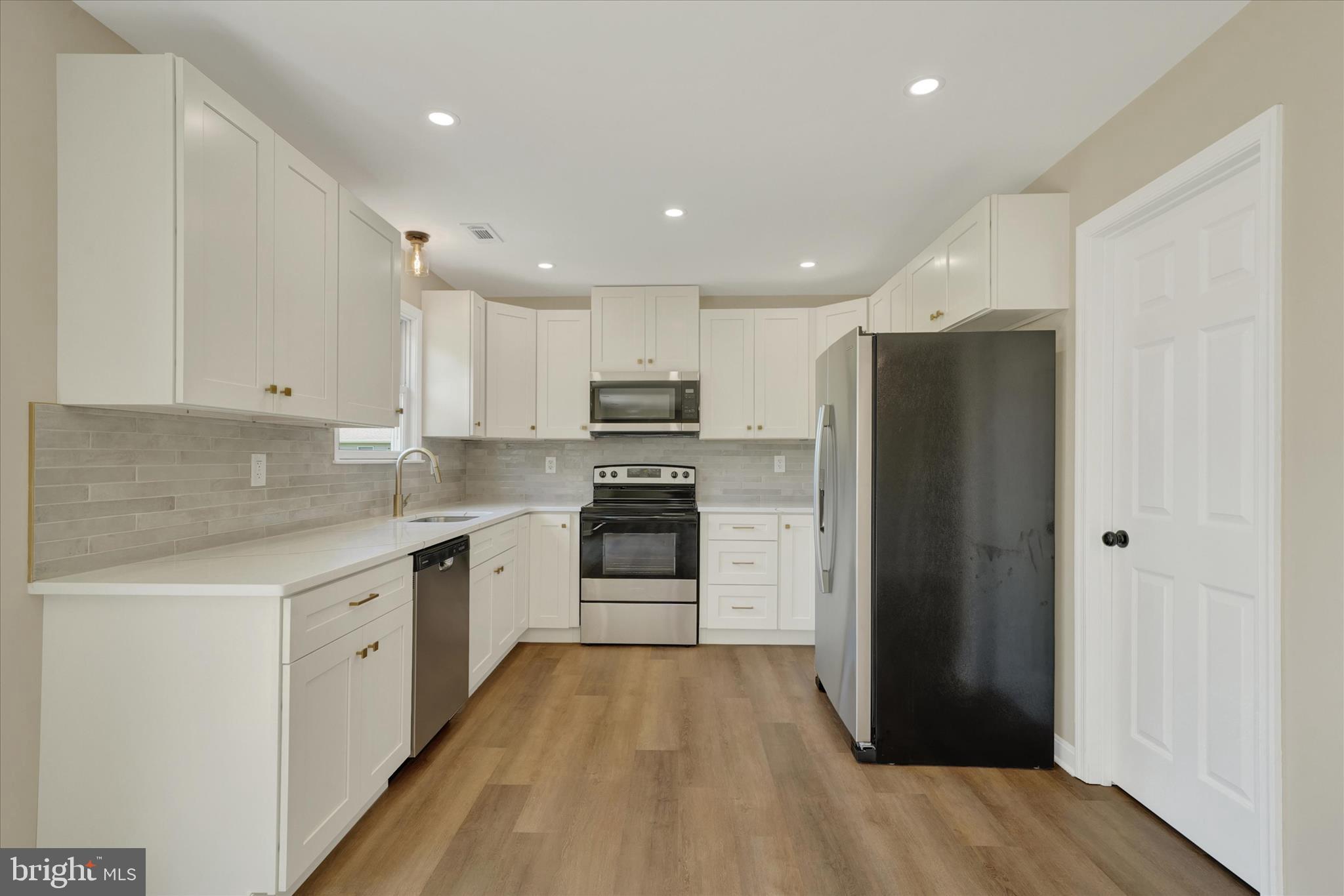 KNIGHTS LANDING - Residential