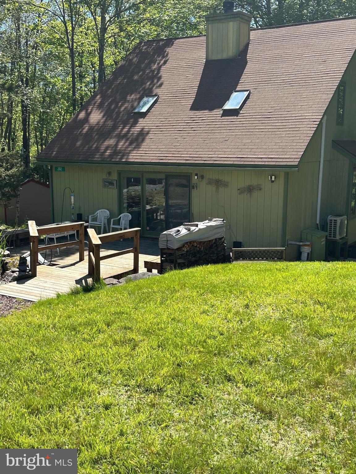 ARROWHEAD LAKE - Residential