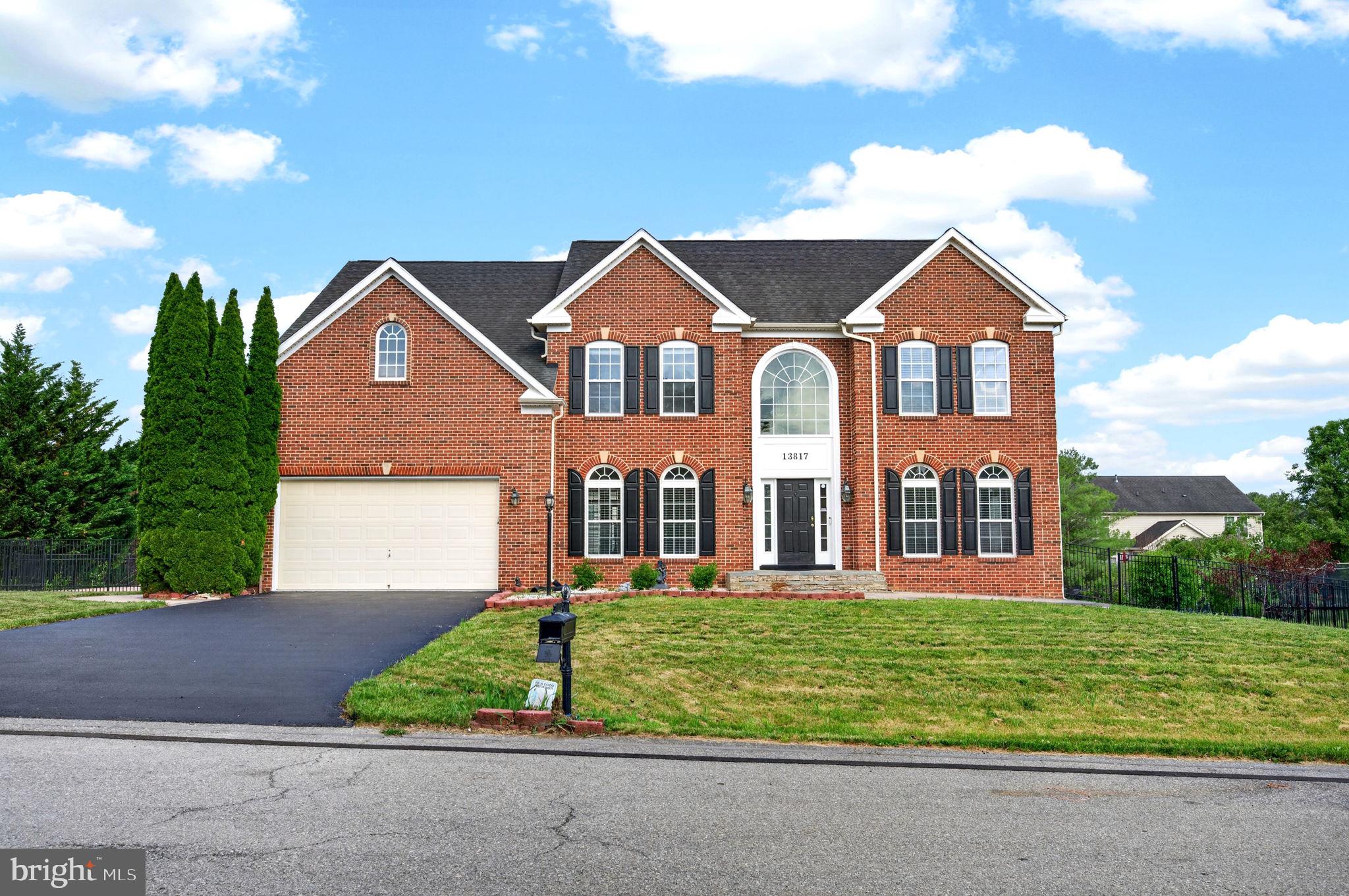 PARADISE MANOR - Residential