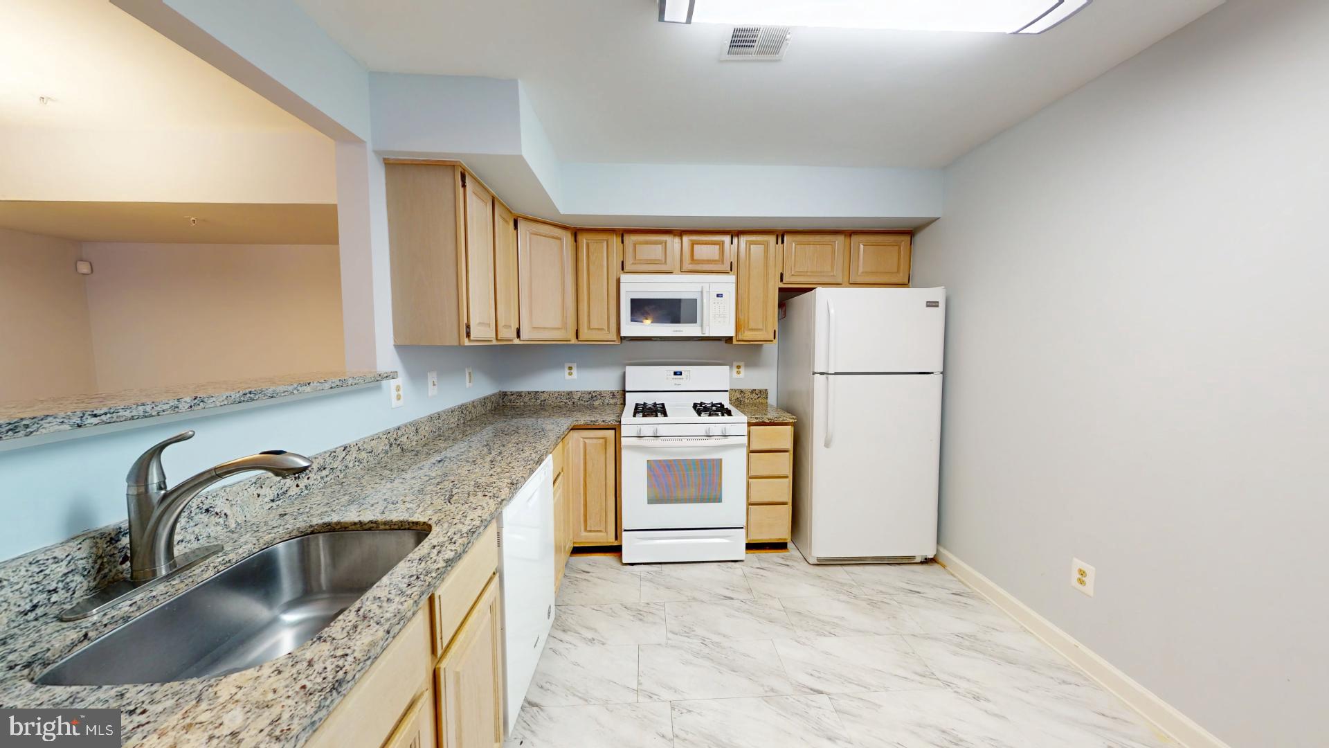 FAIRFIELD HOUSE - Residential Lease