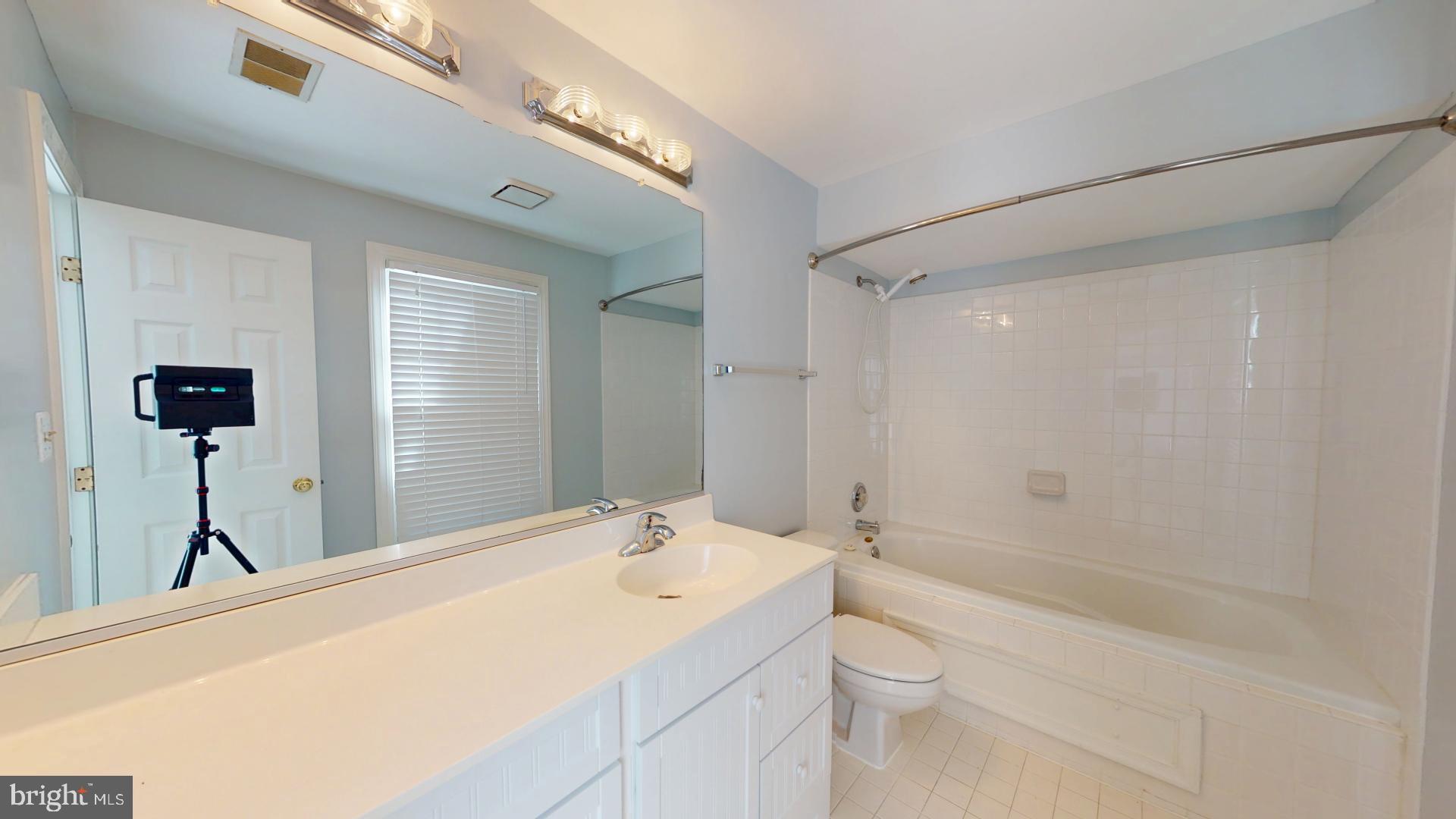 FAIRFIELD HOUSE - Residential Lease