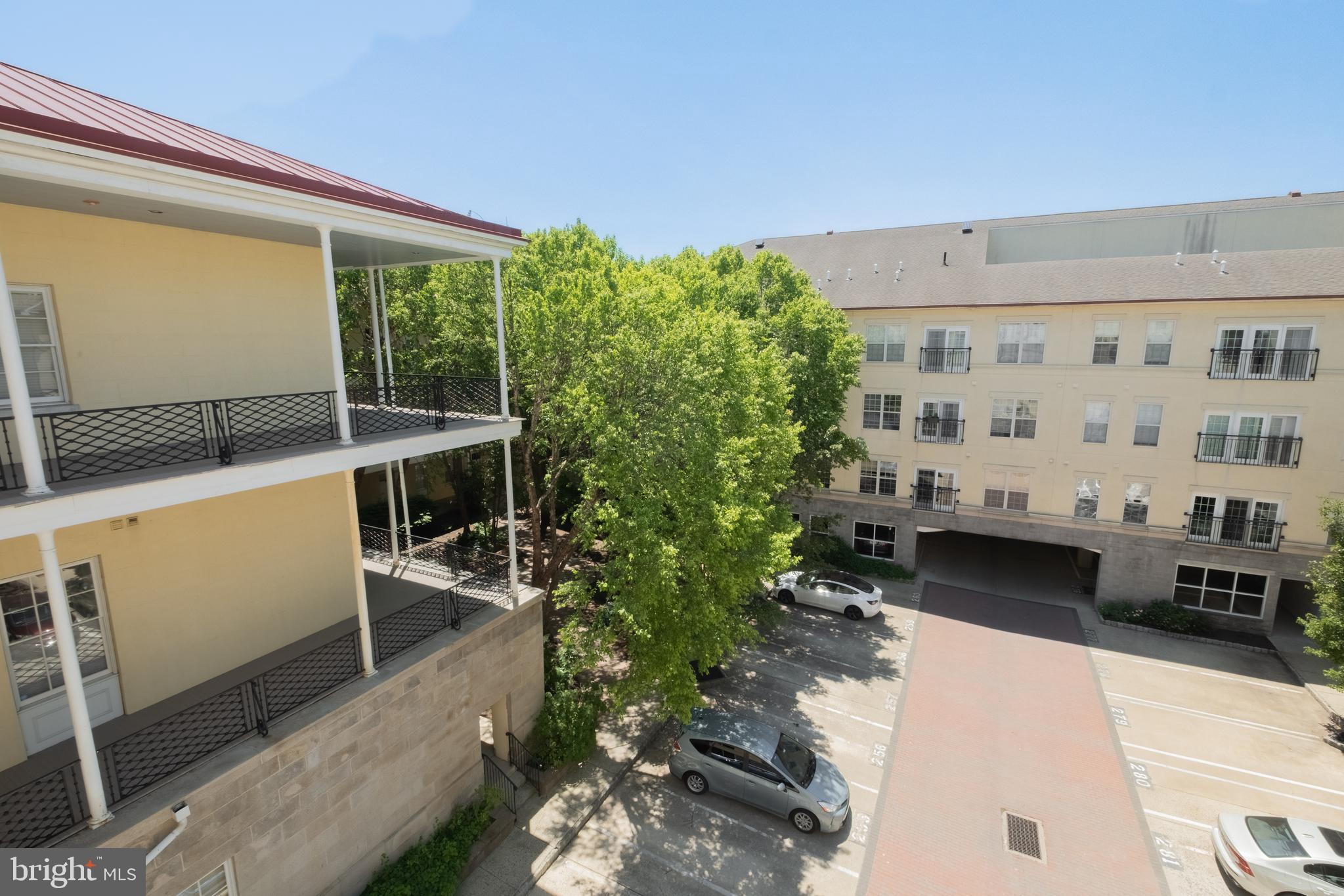 NAVAL SQUARE - Residential