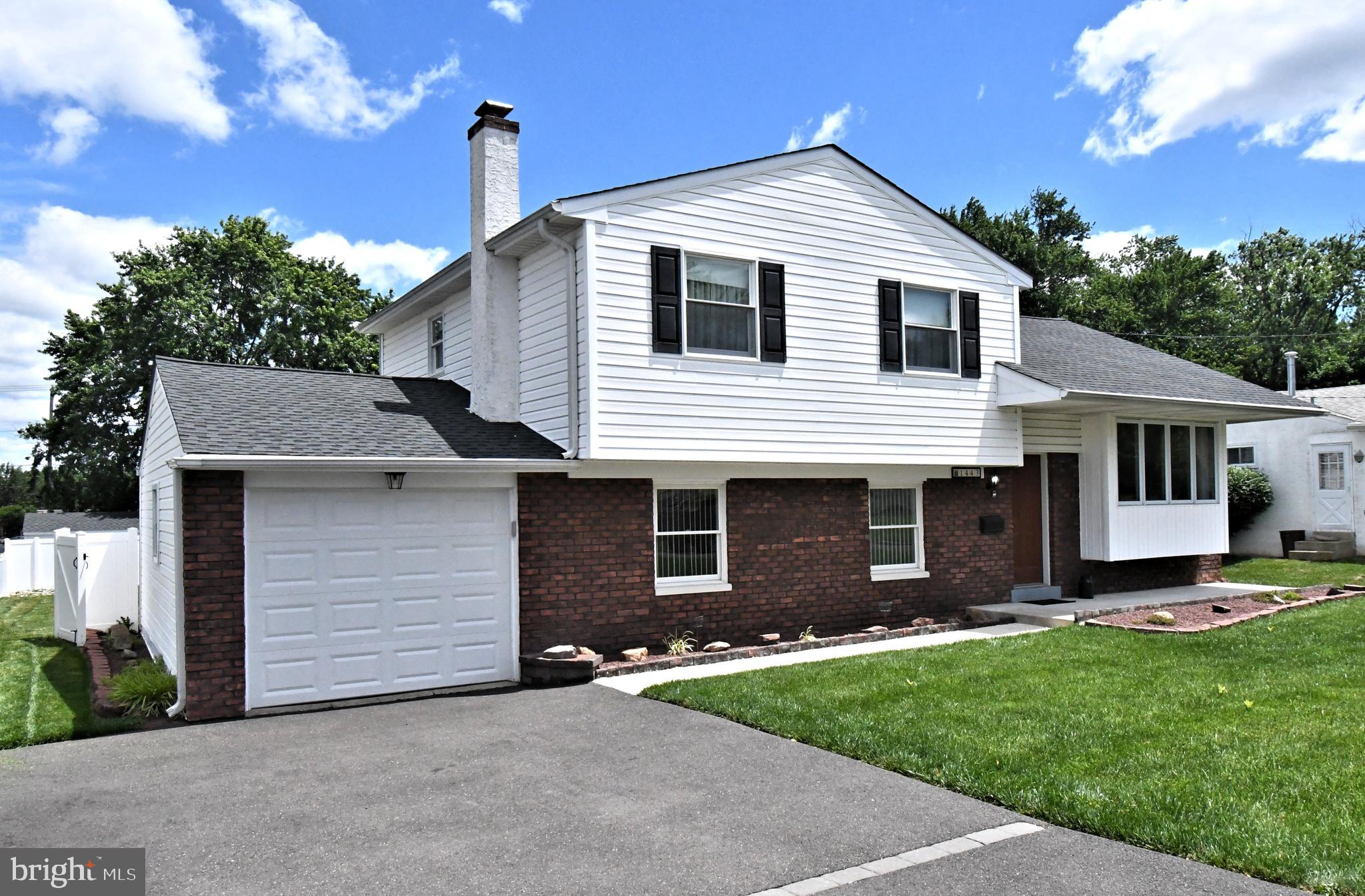 WILLOW MANOR FARMS - Residential