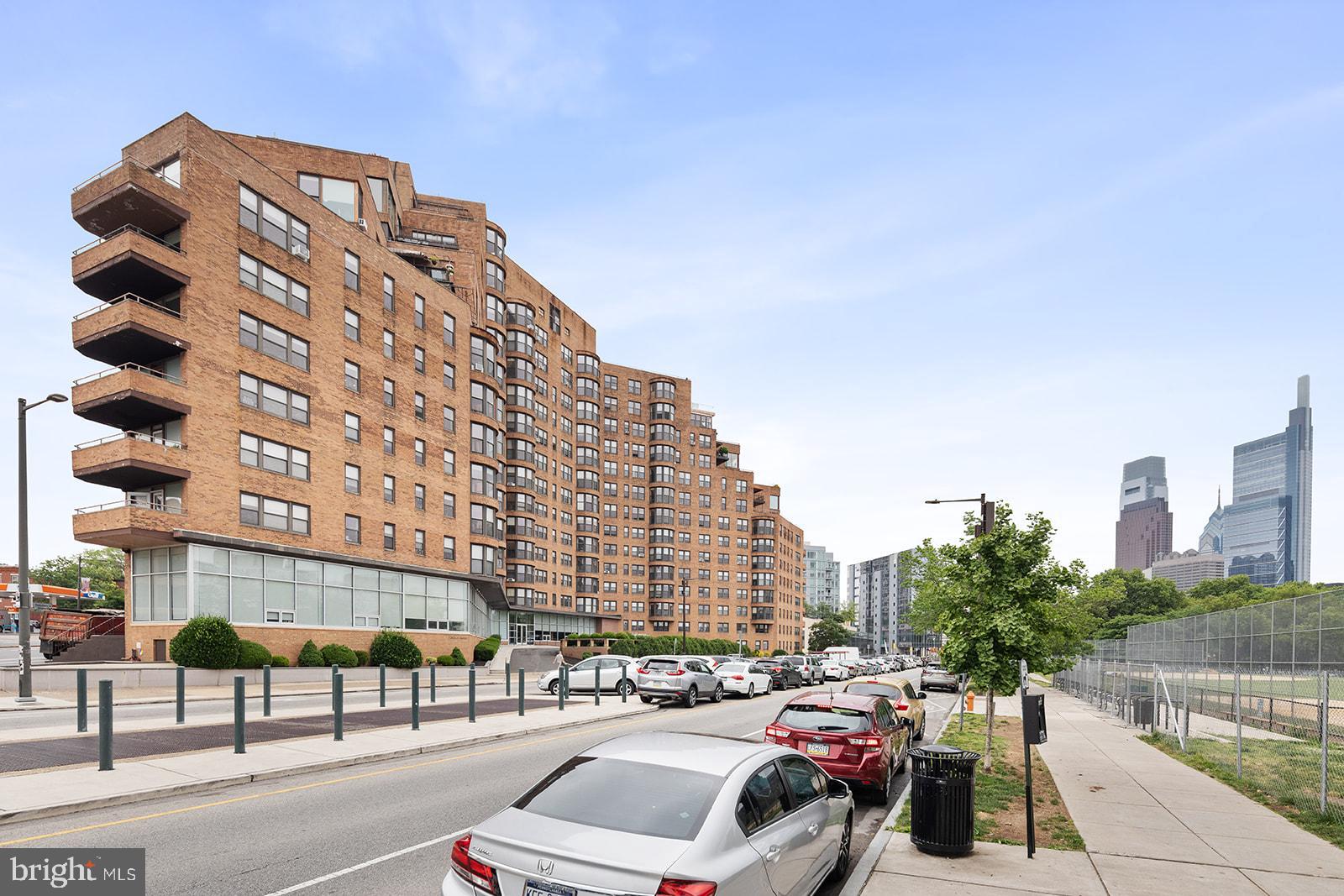 ART MUSEUM AREA - Residential Lease