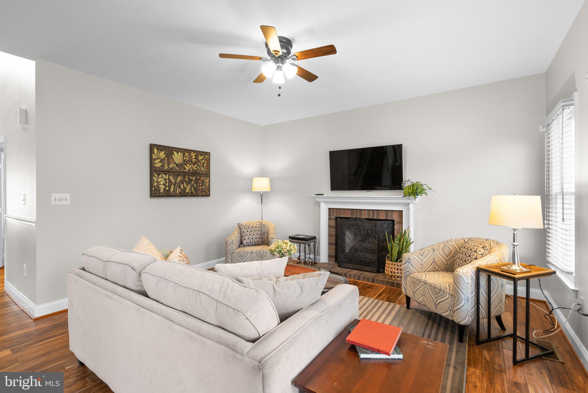 BARRINGTON OAKS - Residential