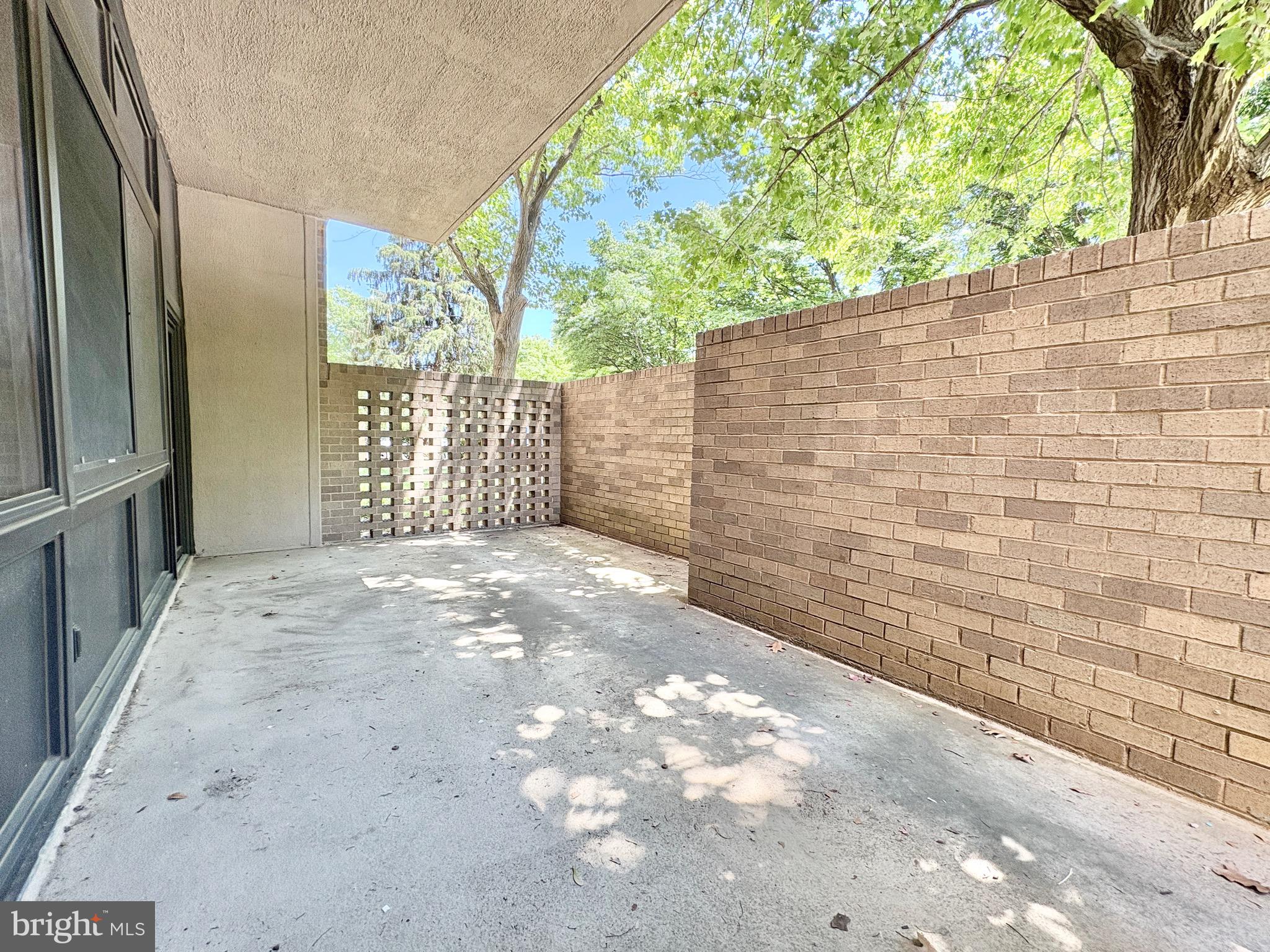 SKYLINE HOUSE - Residential