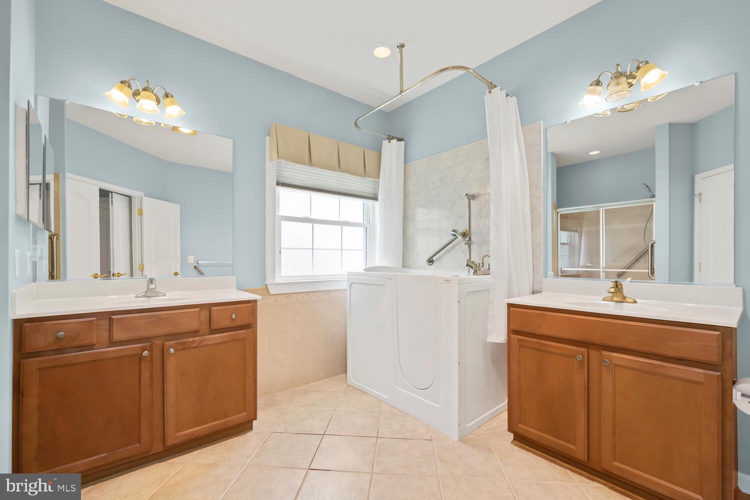 SYMPHONY VILLAGE AT CENTREVILLE - Residential
