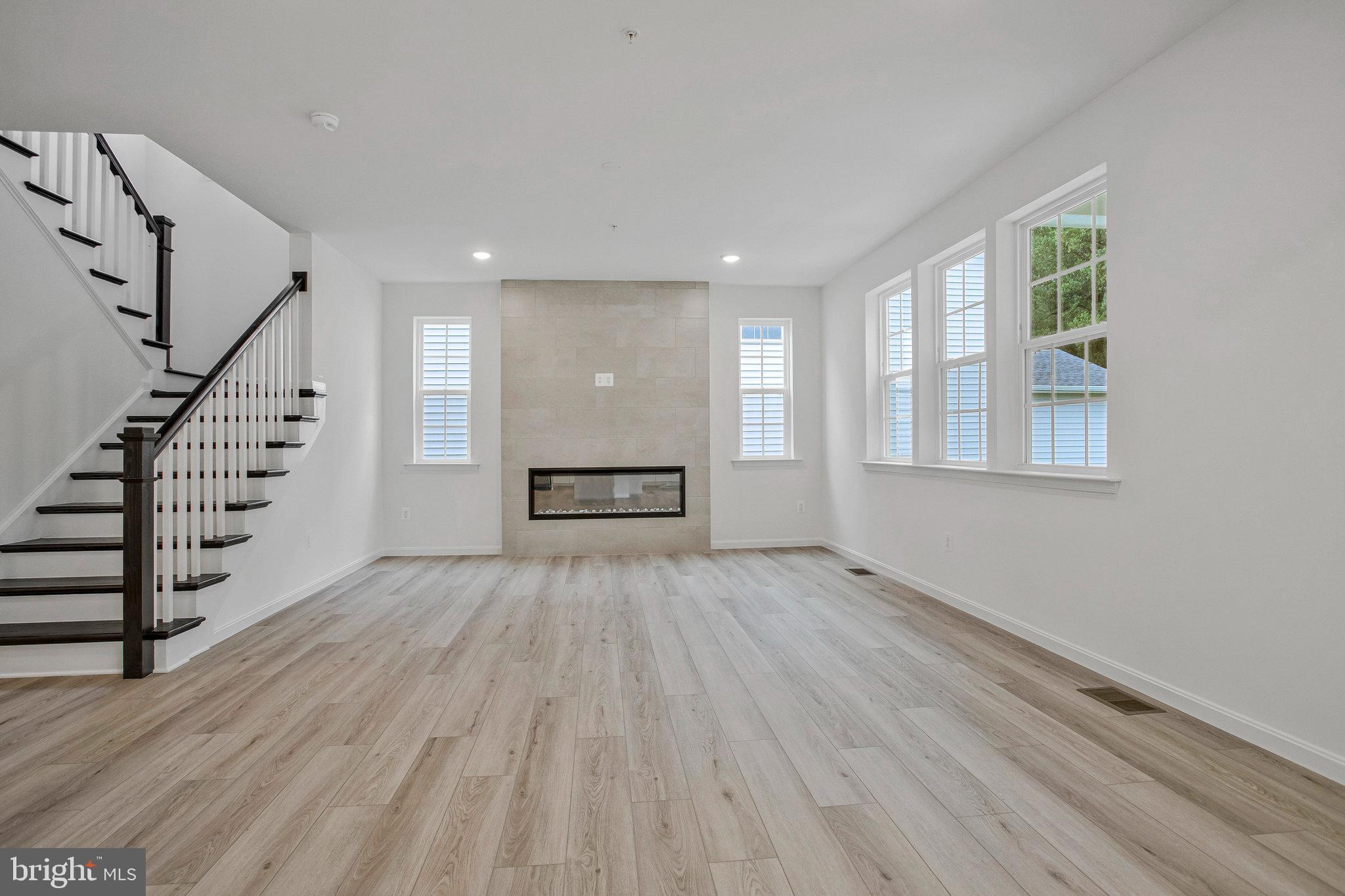 ROBERTS CROSSING - Residential