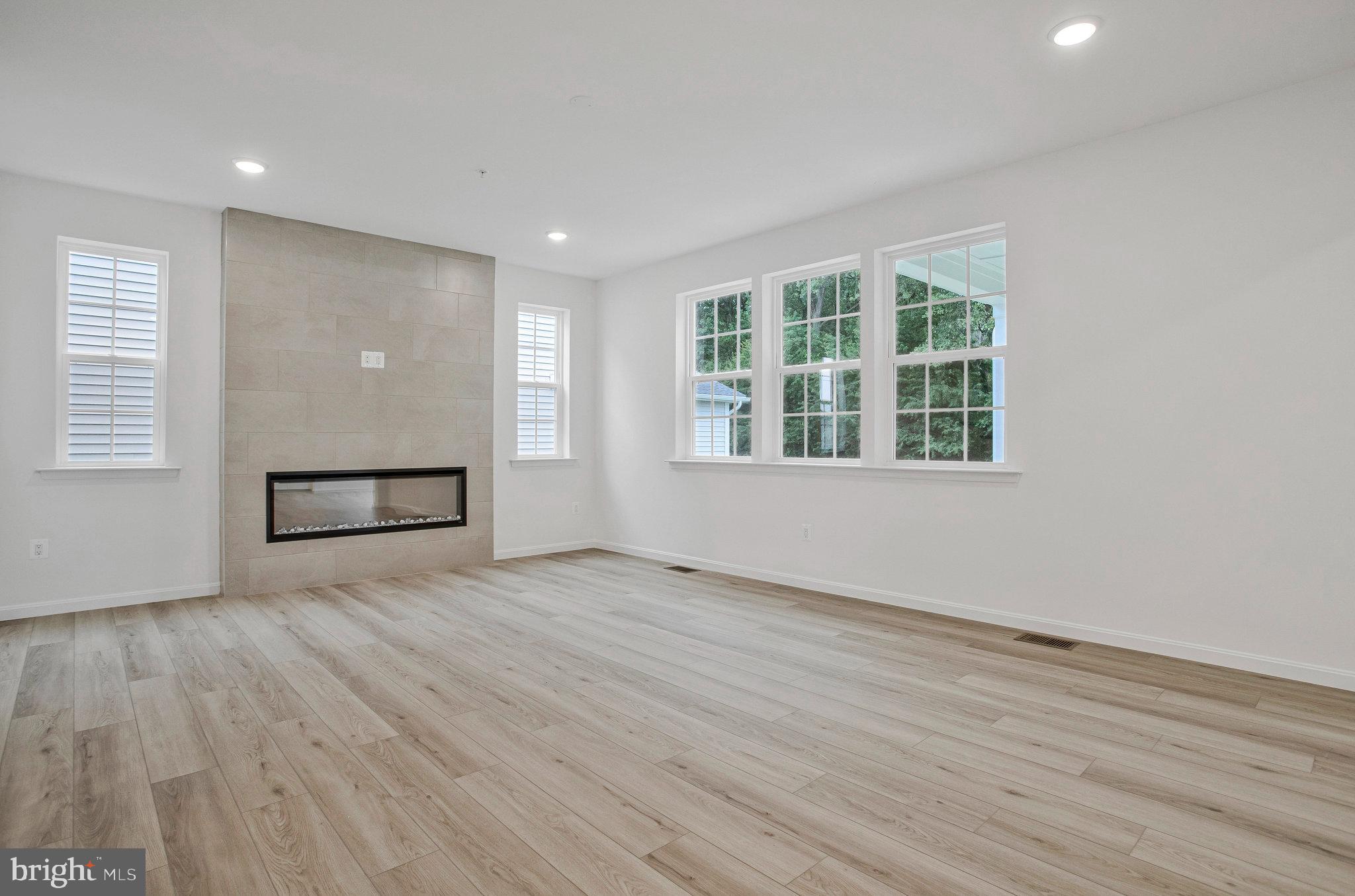 ROBERTS CROSSING - Residential