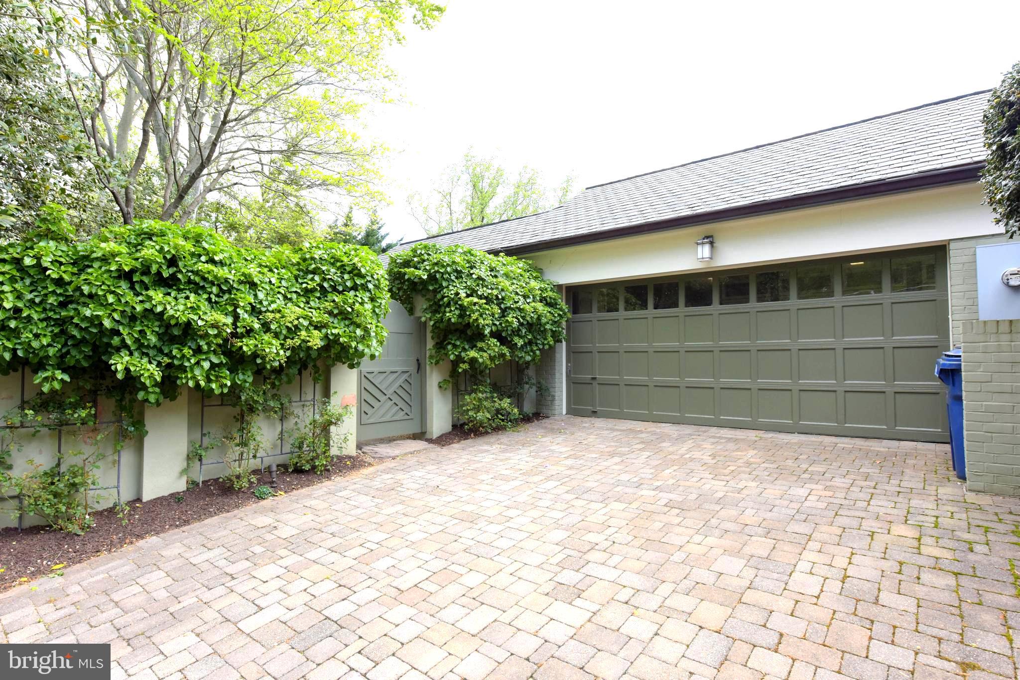 CHESTERBROOK WOODS - Residential