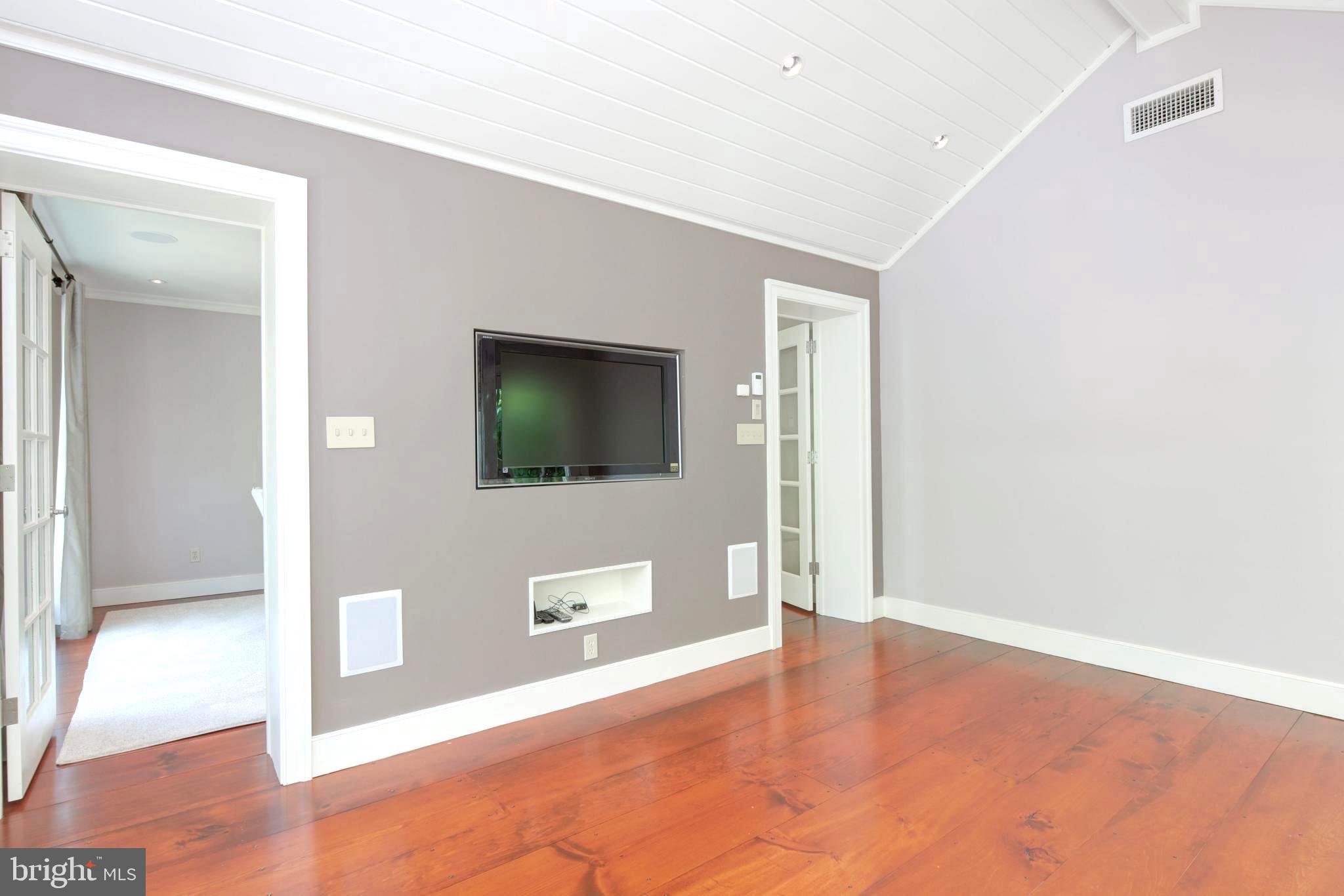CHESTERBROOK WOODS - Residential