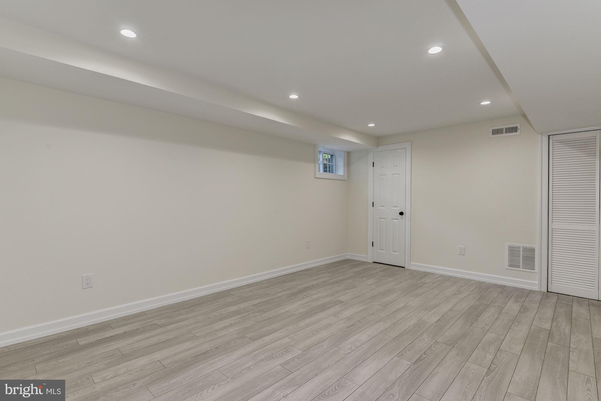 SILVER SPRING - Residential