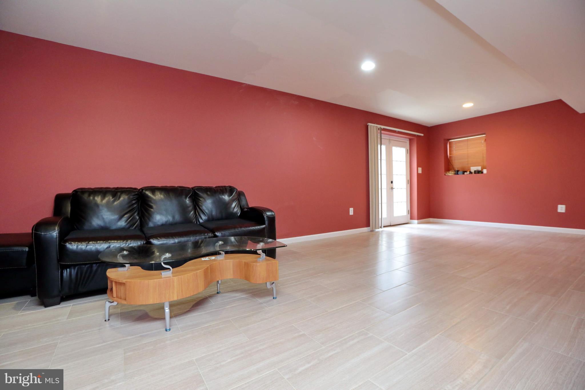 SHEFFIELD/FAIRWAY VILLAGE - Residential