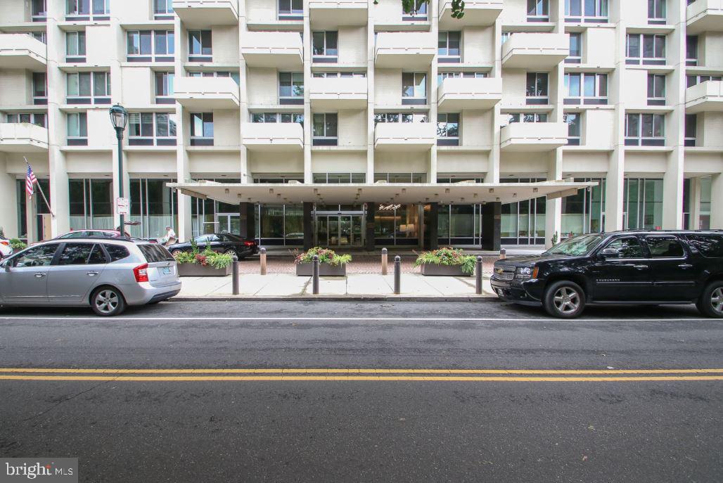 Perched high above one of Philadelphia’s most iconic green spaces, this beautifully maintained 1-bedroom, 1-bathroom condo at Unit #2809 offers the perfect blend of city living and serene views. Located in the sought-after Washington Square neighborhood, this residence boasts sweeping skyline vistas and an abundance of natural light throughout.
Step inside to discover an open and airy layout with oversized windows that frame picturesque views of the city below. The living and dining area flows seamlessly, making it ideal for both relaxing and entertaining. The modern kitchen features sleek cabinetry, ample counter space, and updated appliances, perfect for everyday cooking or hosting guests.
The spacious bedroom offers generous closet space and continues the theme of bright, elevated living with stunning views. The well-appointed bathroom is clean and contemporary, designed for comfort and convenience.
Residents enjoy access to a full-service building with amenities such as a 24-hour concierge, fitness center, and optional parking. Just steps from Washington Square Park, historic landmarks, top-rated dining, and vibrant city life, this location truly has it all.
Whether you're a first-time buyer, investor, or looking for a low-maintenance city retreat, this condo delivers exceptional value in a prime Philadelphia address.