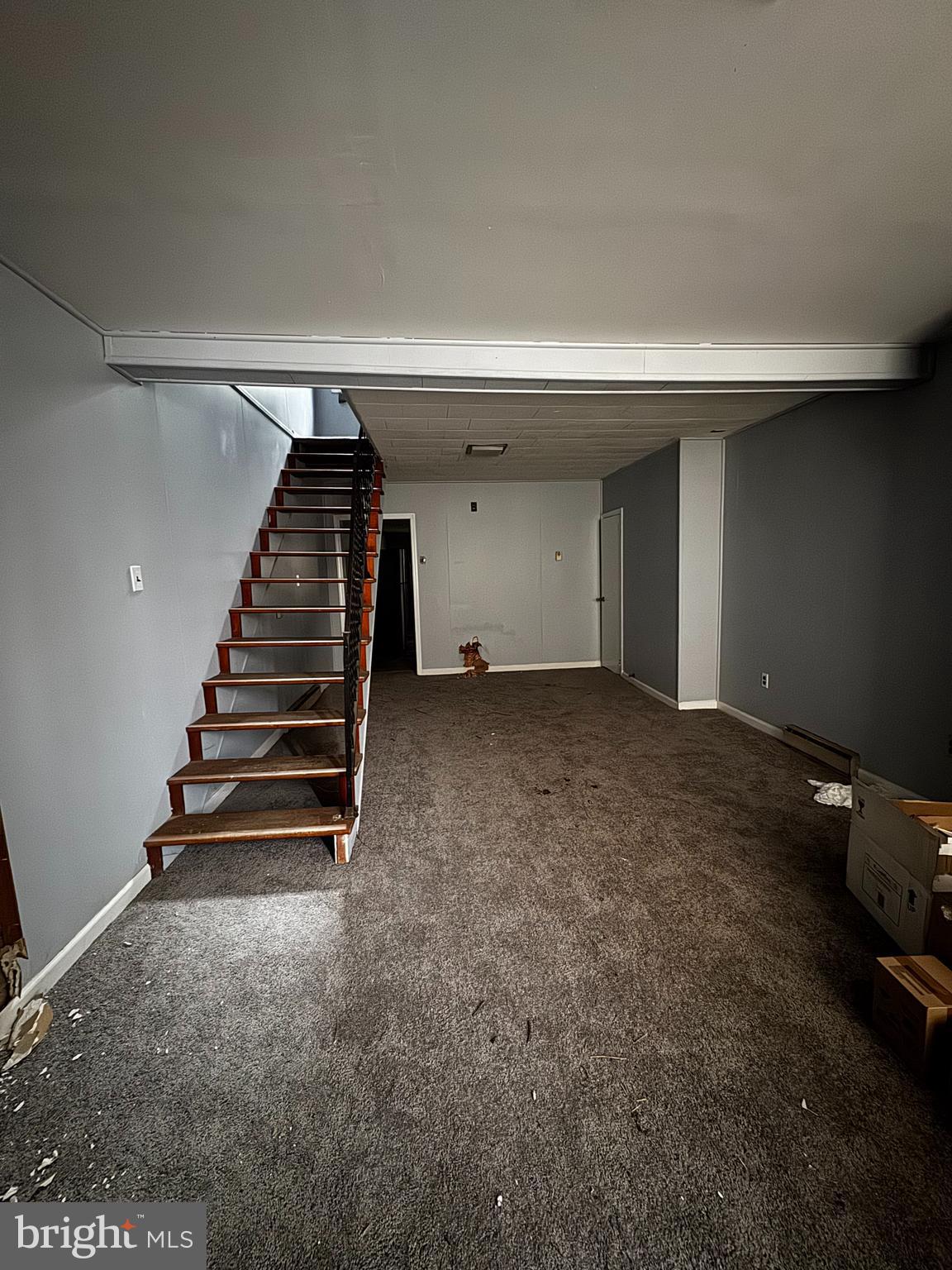 HOLLINS MARKET - Residential
