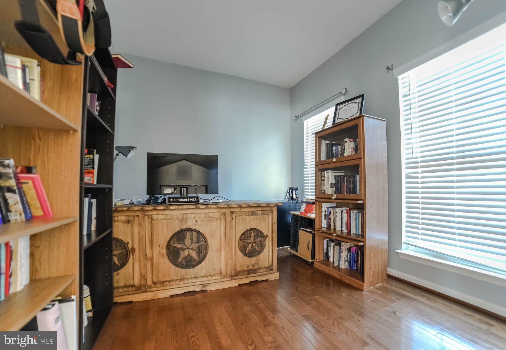 SOUTHWOODS - Residential