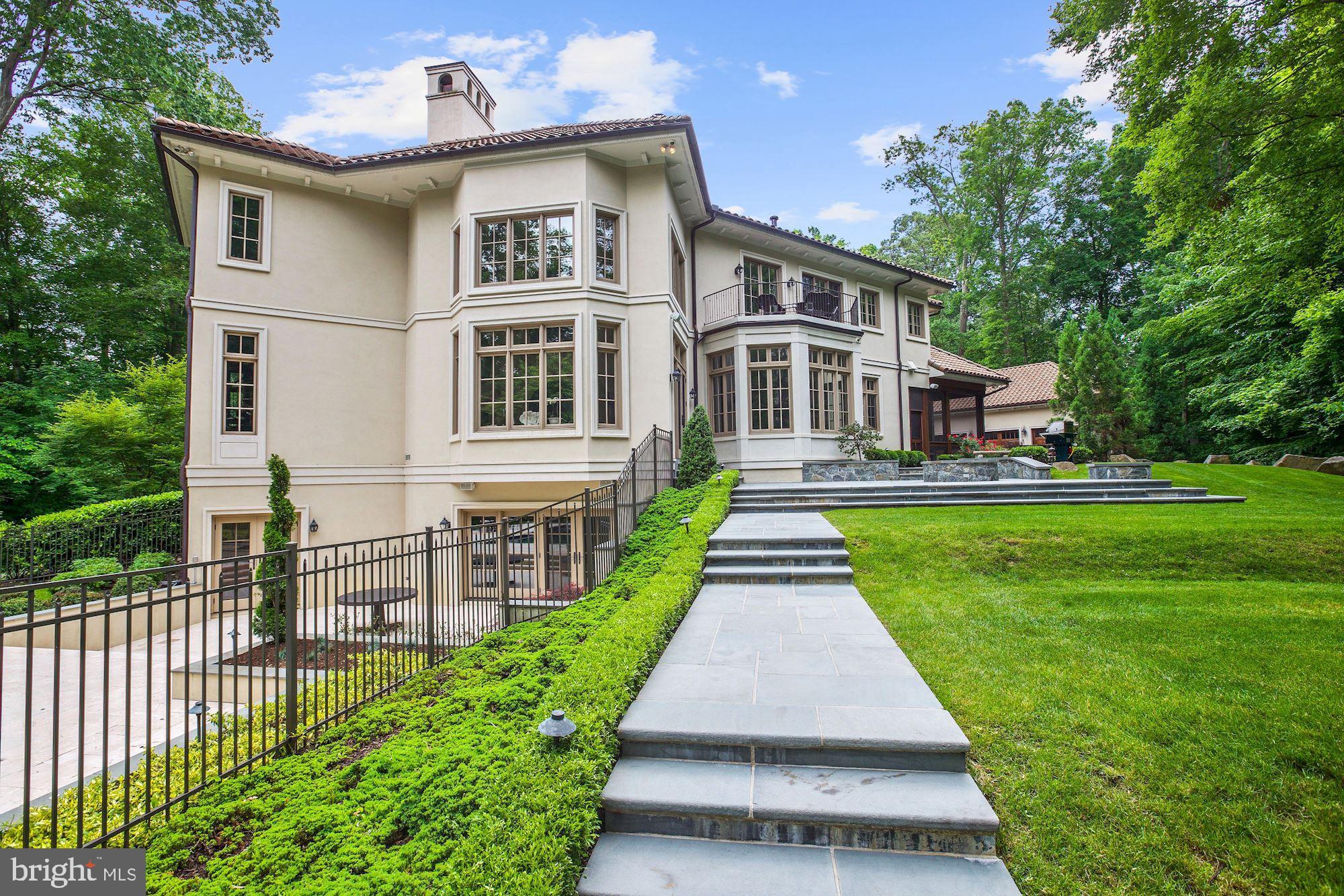 LANGLEY OAKS - Residential