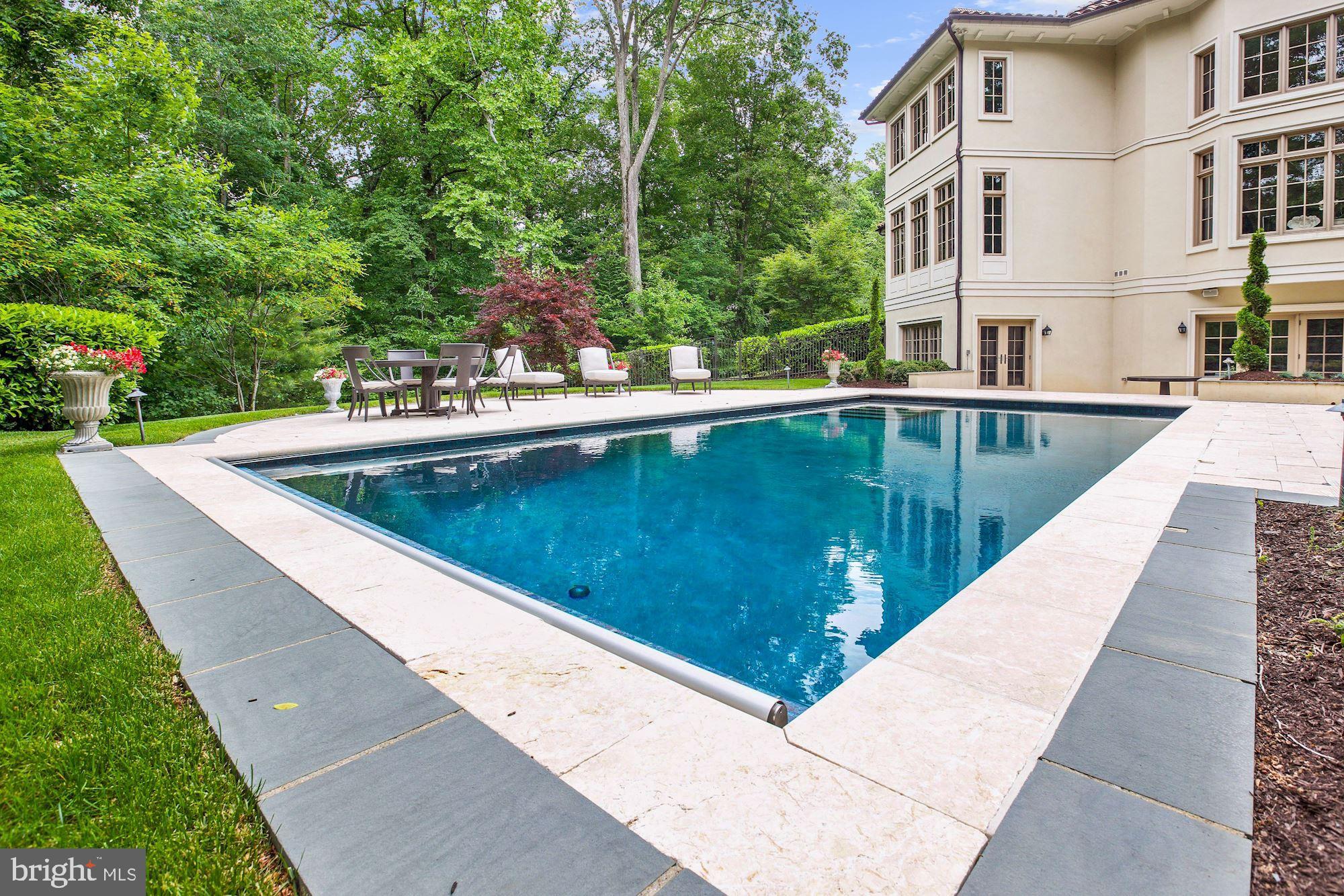 LANGLEY OAKS - Residential